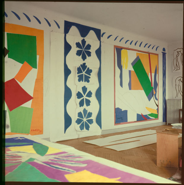 Matisse’s studio, Hôtel Régina, Nice, c. 1953. (Photo: Lydia Delectorskaya. © 2014 Succession H. Matisse)