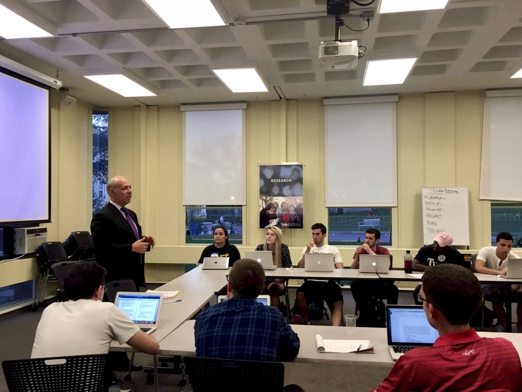 Charles Glick speaks to students at Tufts University about public policy and the role of lobbyists in Massachusetts.