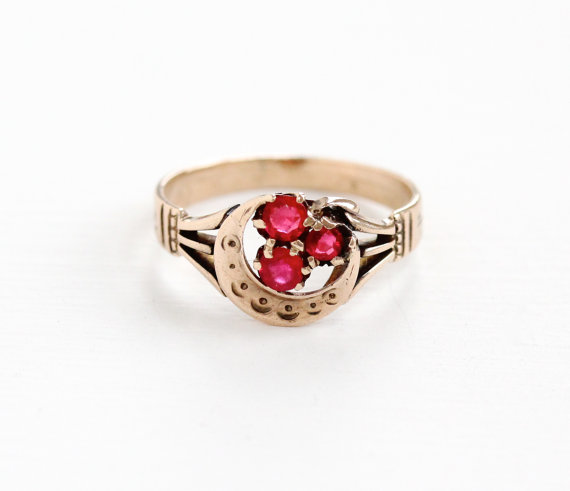 Three leaf clovers did also designate domesticity, submissiveness, femininity, piety, virtue and fertility. Victorian Clover Cluster & Crescent Moon Rose Gold Ring.