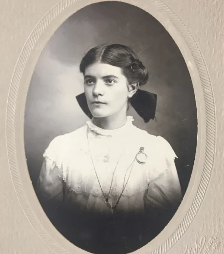Edwardian woman wearing a slide chain with a locket // Maejean Vintage personal photo
