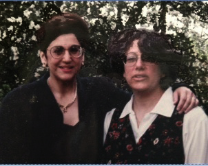  Leslie and Laurie Ellen