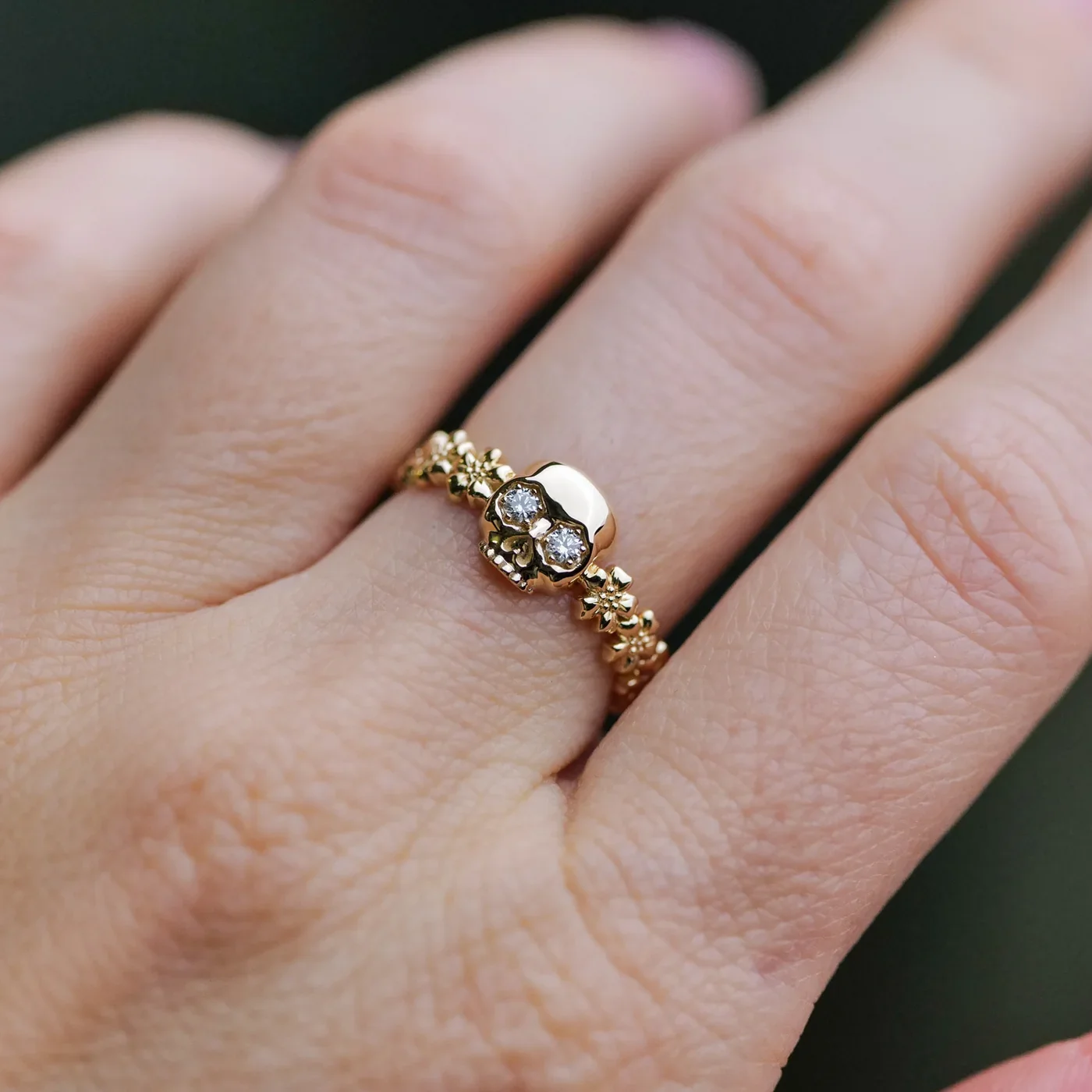 fl_rings_forgetmenotskull_model_solo.webp