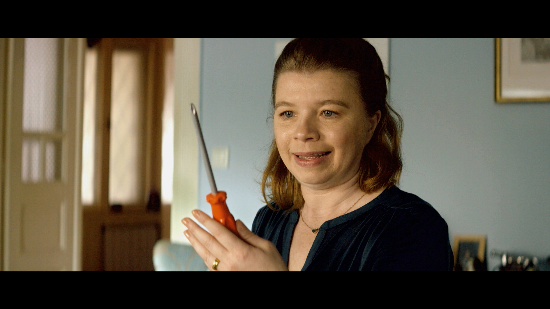 VOLVIC_SCREWDRIVER_STILL.jpg