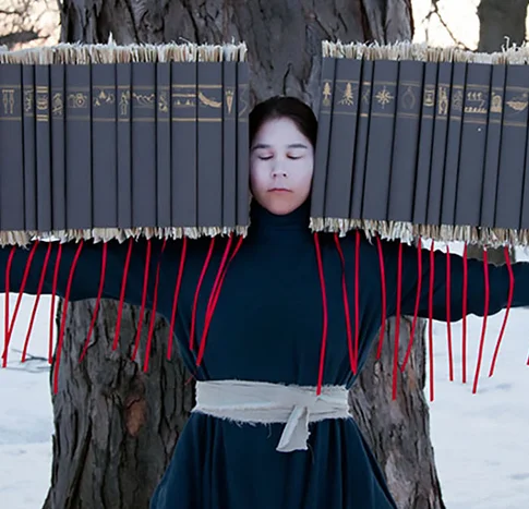 Blood fiction: belonging, services and status Indians