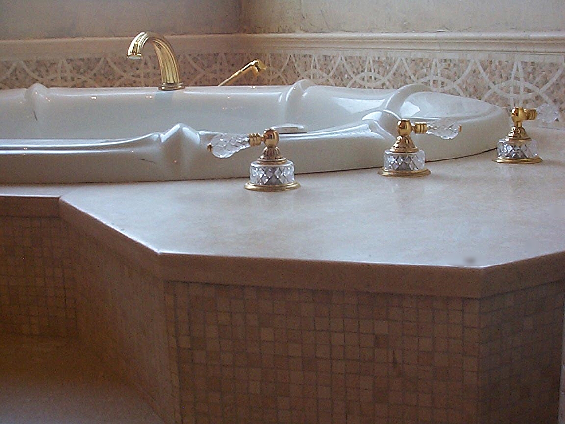 MOM'S TUB SUR..jpg