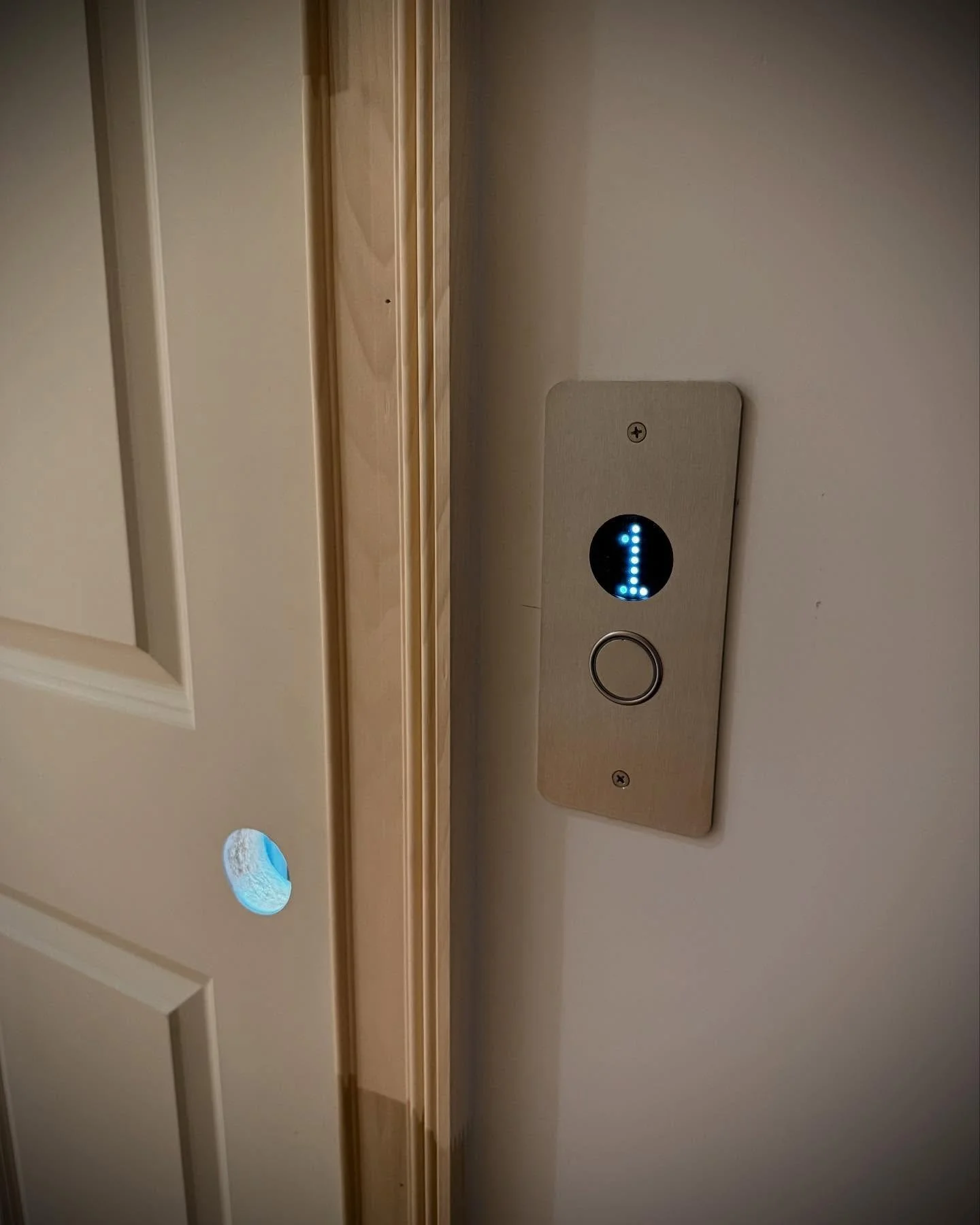 &hellip;when your Home welcomes everyone❣️( Learning from the Best💪🏾 )
#SanCarExcellence
#interiordesignluxury 
#elevateyourhome 
#homelift 
#learningnewthings 
#drewshouseintentions