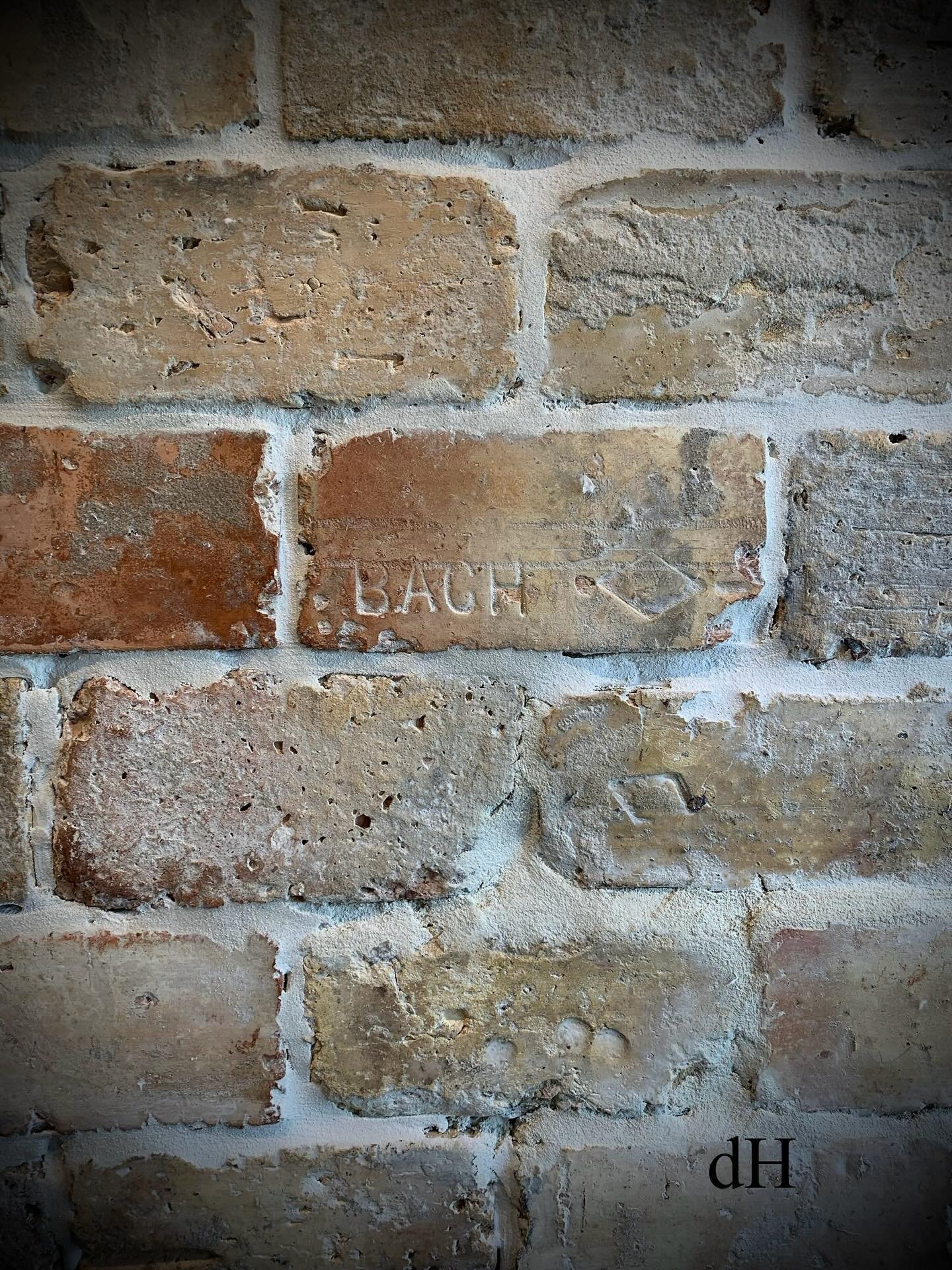 &hellip;how could I forget this &ldquo;MasTer-Peace&rdquo;❣️ A #ParisHenryCreation @creative_sights_n_sounds craftsmanship,  @watsonfloorgallery inventory and yeeeeeah this guy.
#ittakesateam 
#drewshouseintentions 
#residentialpeaceofmind