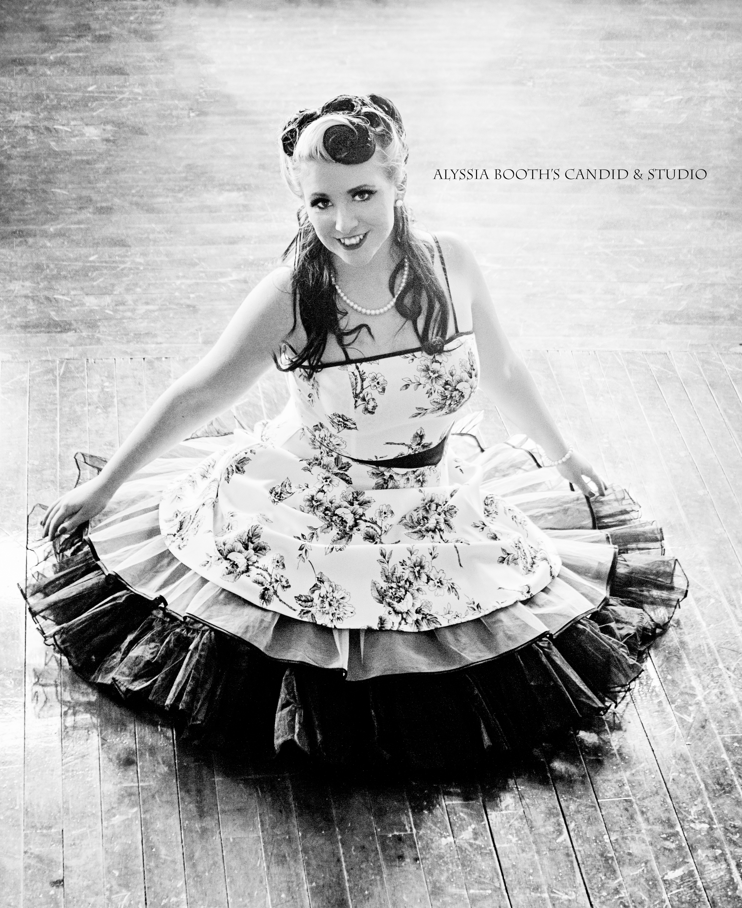  Alyssa Ferri is a jazz musician and pinup model. She's so fun to work with! She drove a crazy distance to get there and had perfect outfits. She's awesome for anything era and always prepared.