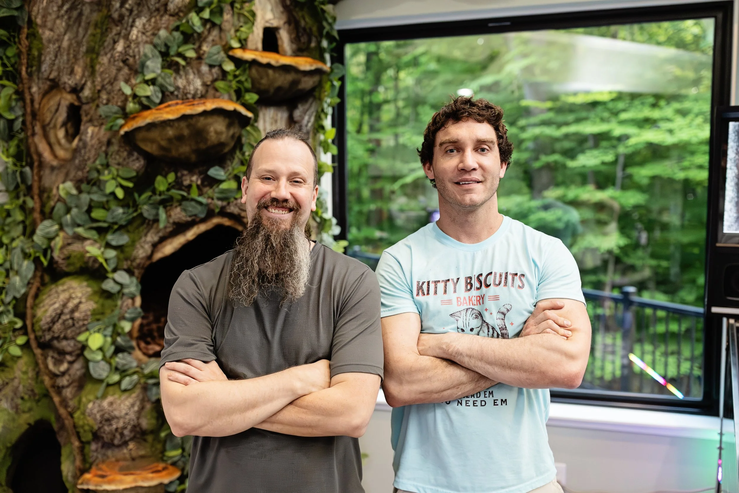 Artist Arend Smith of Ravendark Creations and Dr. Will Powers