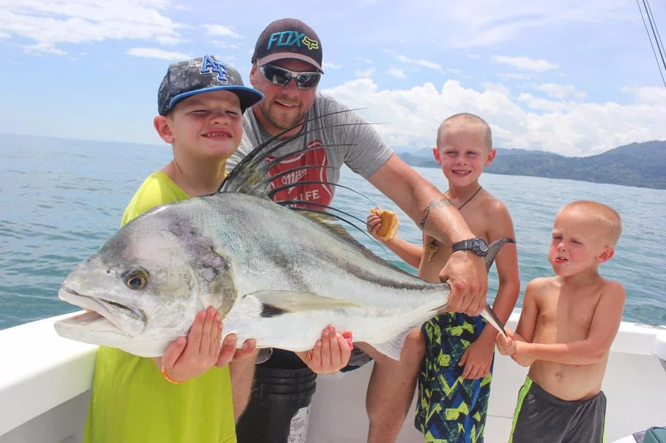 roosterfish-fishing-costa-rica_1_orig.jpg