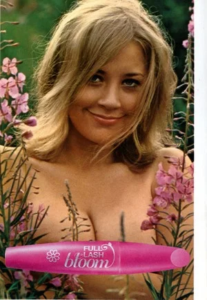 KAREN MAINENTI - IMAGES - PRODUCT PLACEMENT Full+Lash+Bloom.jpg