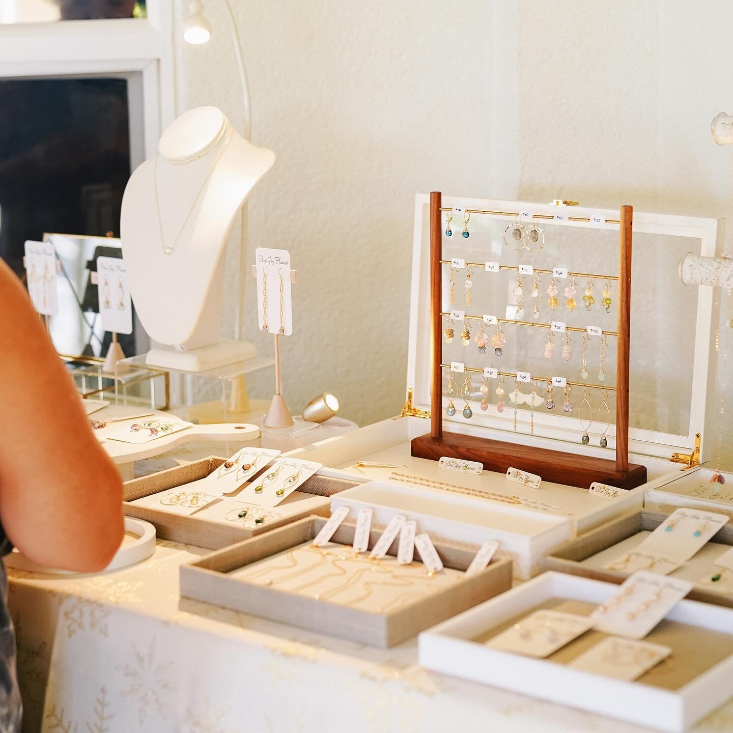 One of you all time favorites @purejoyhawaii will be popping up at the Ivy on 3/29. #handmade #jewelry #madeinhawaii