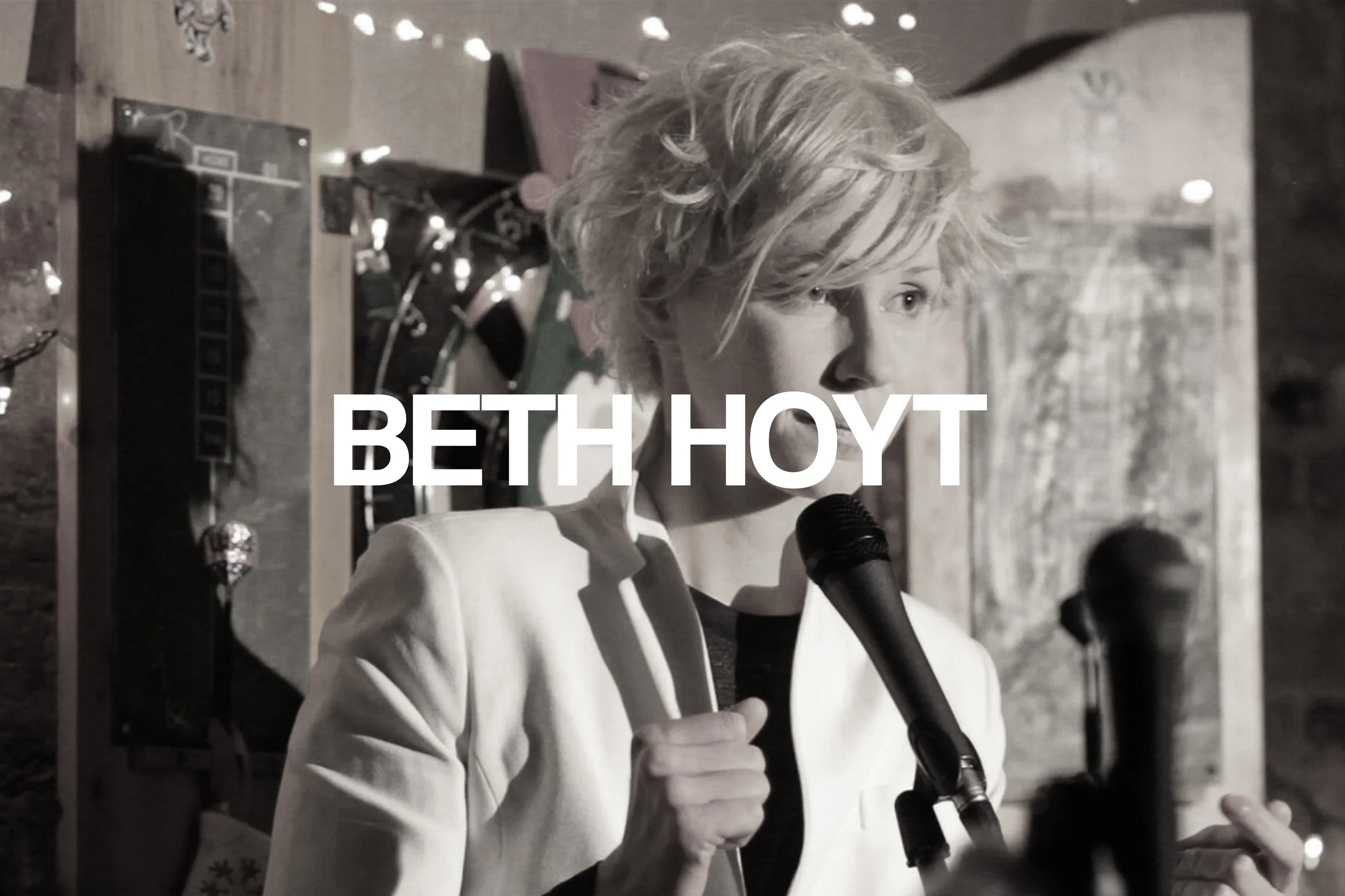 Thumbs Comedians_0056_Beth Hoyt.jpg