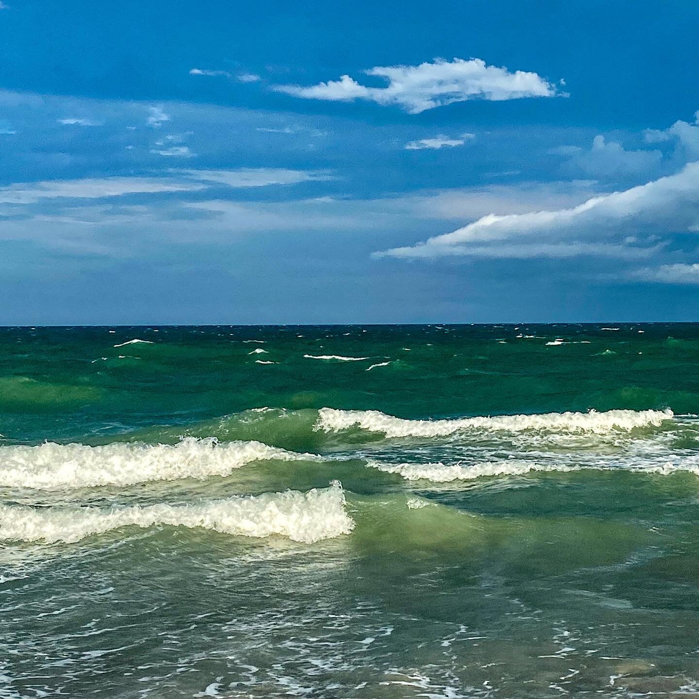 Sea Side #sundayfunday
.
.
.
.
#surf #surfing #sea #saltlife #surfsup #summervibes #summertime #sky #waves #ocean #atlantic #florida #fl #spacecoast #relax #reflection #refreshing #discoverearth #cocoa #portcanaveral #beach #beachlife #shore #seasid