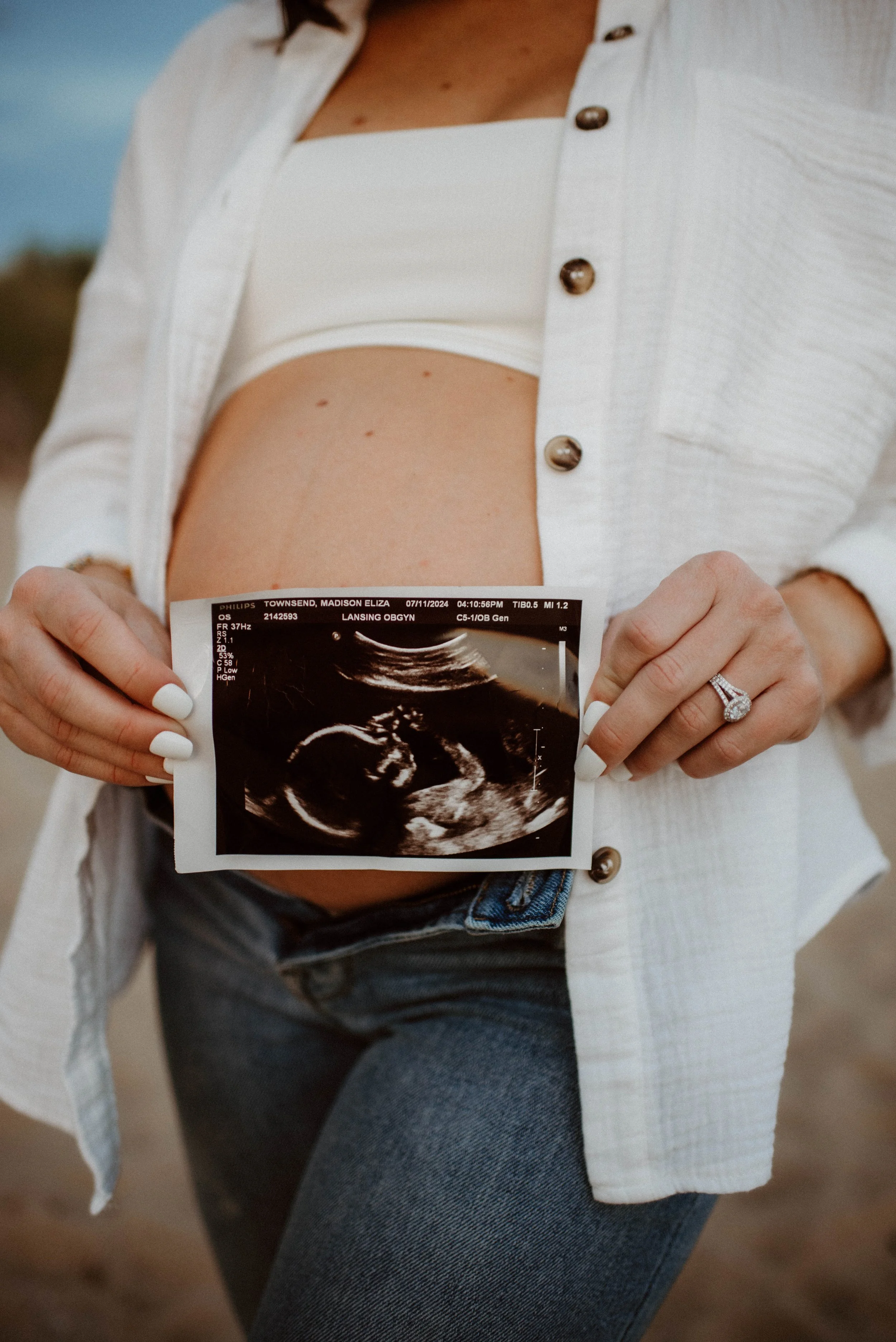 maternity photographer pregnancy photography michigan Grand Rapids muskegon grand haven south haven lansing kalamazoo photograpeher