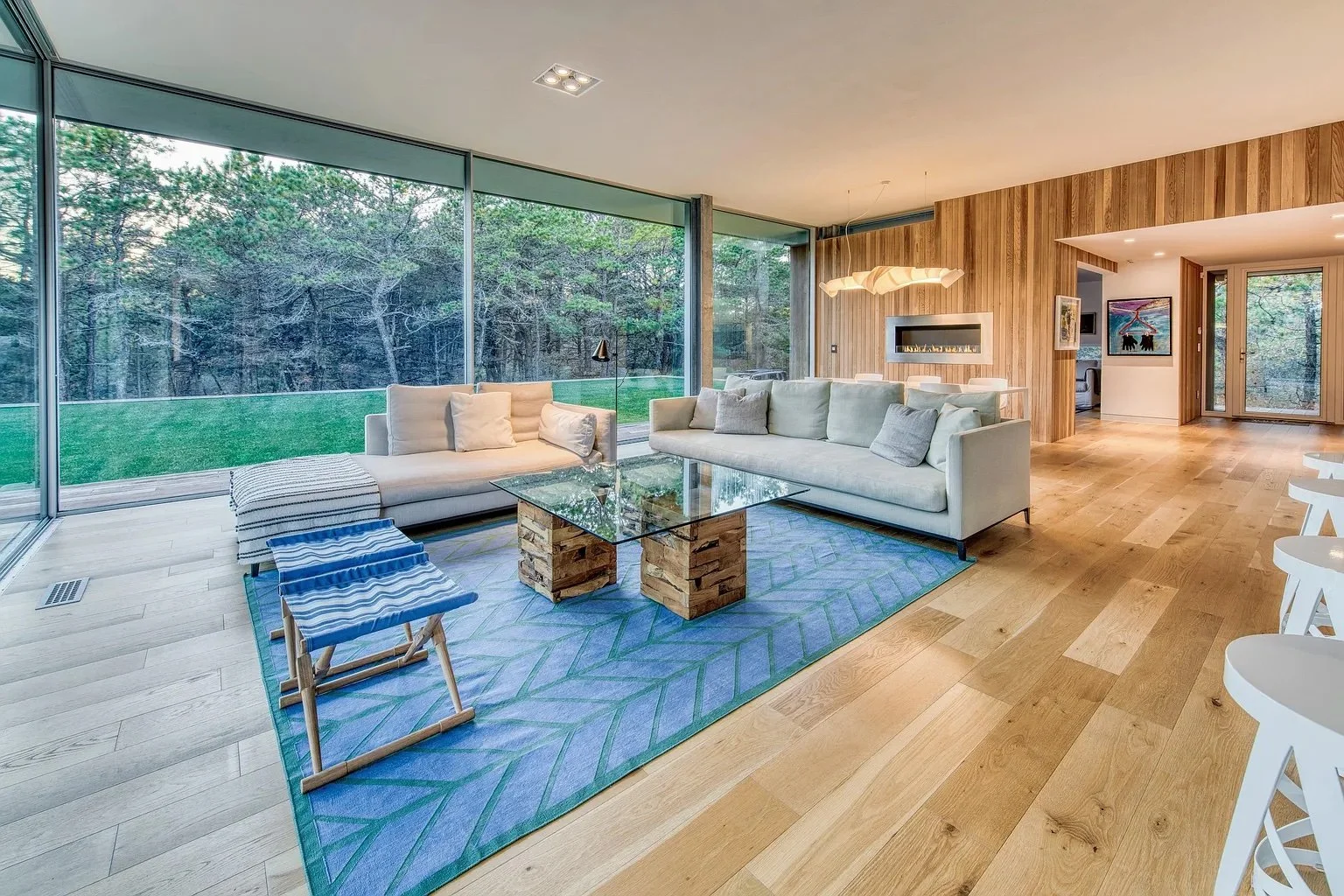 799553a8c365fcce65d05f3e1d02a330-uncropped_scaled_within_1536_1152 copy.jpg