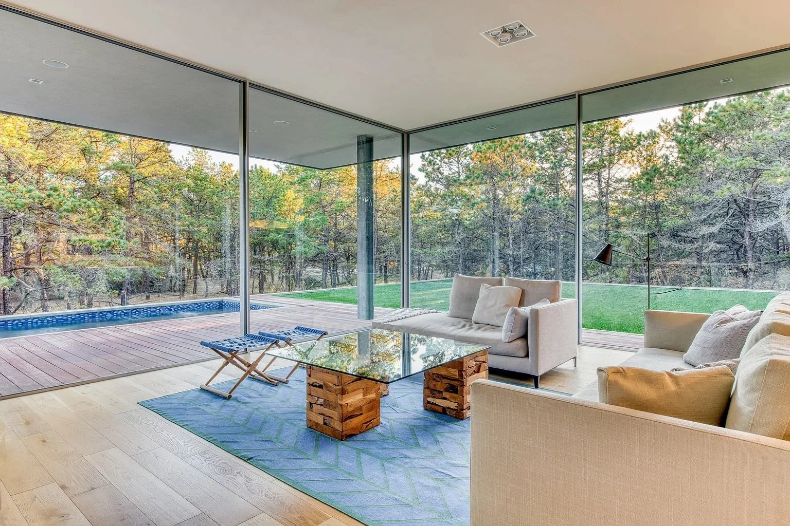 e9f6d5657a0c0301aa596e5af39edb58-uncropped_scaled_within_1536_1152 copy.jpg