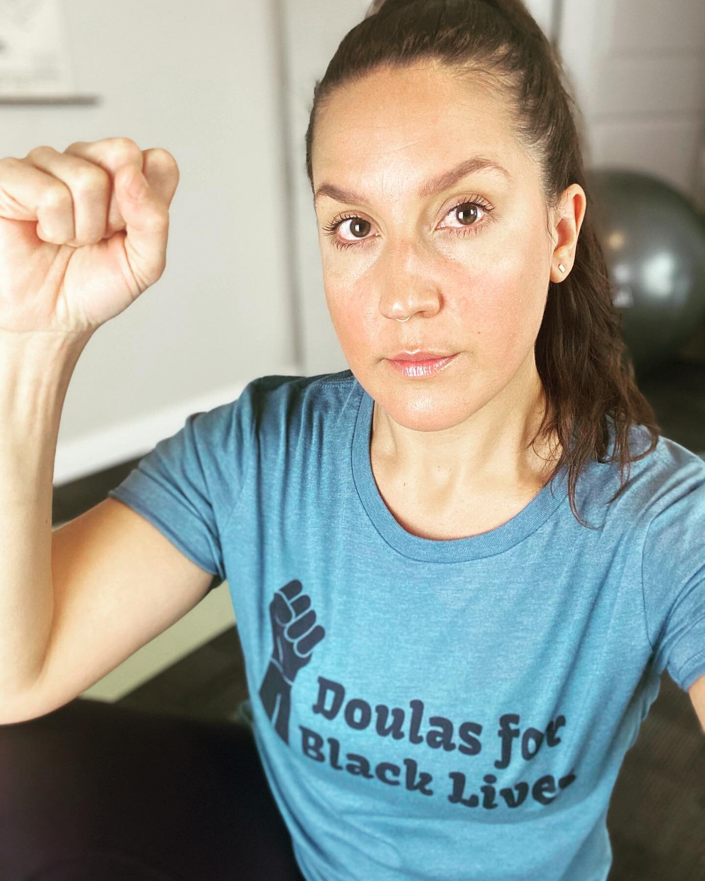 To birth a just and bright future, we must fund and invest in BIPOC-led community Birth centers at scale.
Learn about the value of Birth centers during a pandemic @birthingplacebx 
#doulasforblacklives 
Shirt by @jamiimidwife 🔥