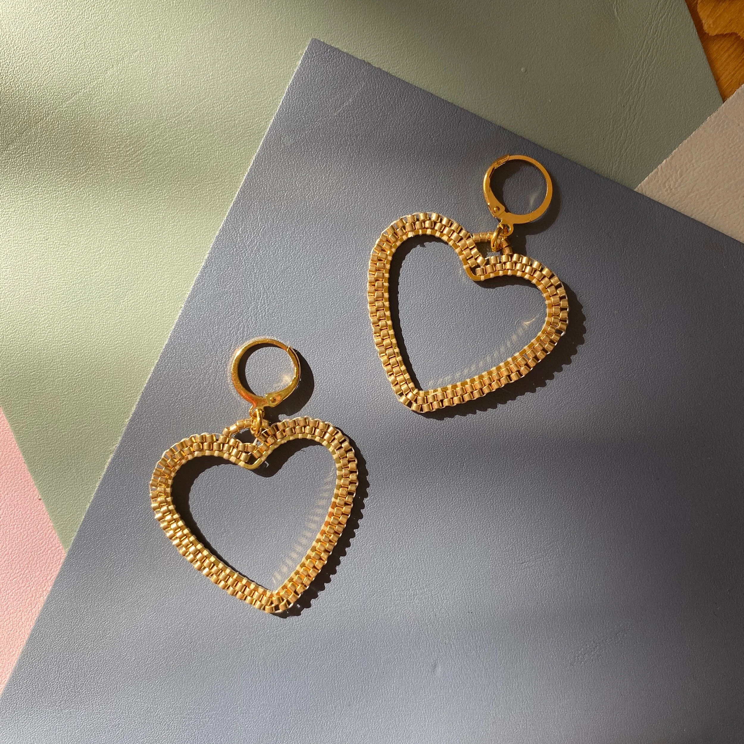 7ECC5FF3-5C31-4D65-B880-F507B8EF077C