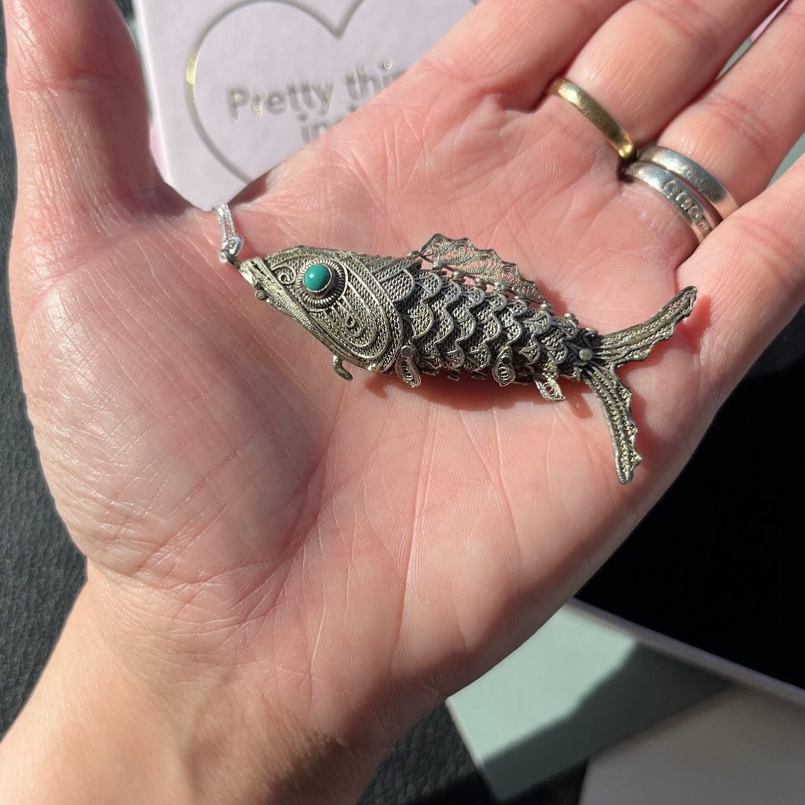 This little fishy has found his new home 🎣🐟 He&rsquo;s an antique sterling silver, large articulated fish with a secret compartment 🥰 I splurged a little when buying him because he was so fabulous 😄 I only buy pieces that I love and I knew that I