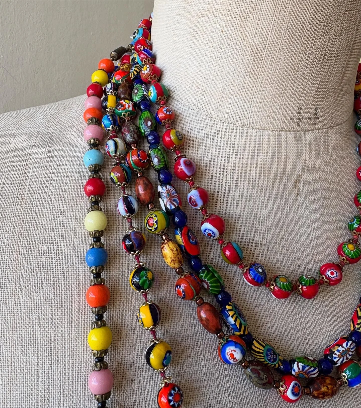 Vintage Murano magic 🤩 You know me, when I love something, I love something. And I love these vintage  Murano necklaces. Some are already listed online, and the rest will be online this week 👌🇮🇹
.

Art deco Murano beads
Art deco Murano necklace 
