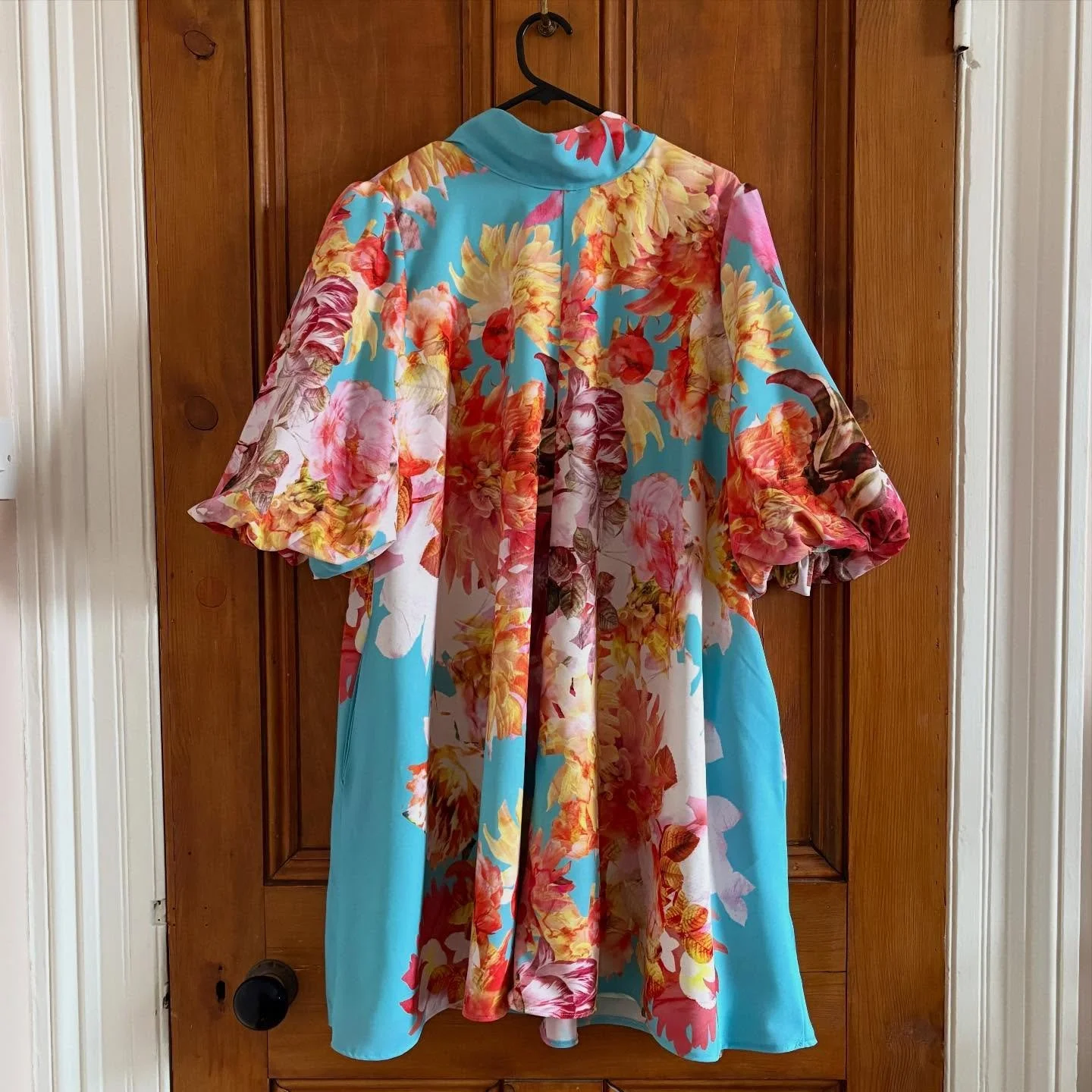 Plymouth Frocktails 🪡🧵 

I made Vogue V1723 in beautiful bright fabric from @stitch_fabric1. This was the third version of this pattern I made (swipe to the end👉🏼) I made it in vintage pink striped fabric first, I bought the fabric at the Malvern