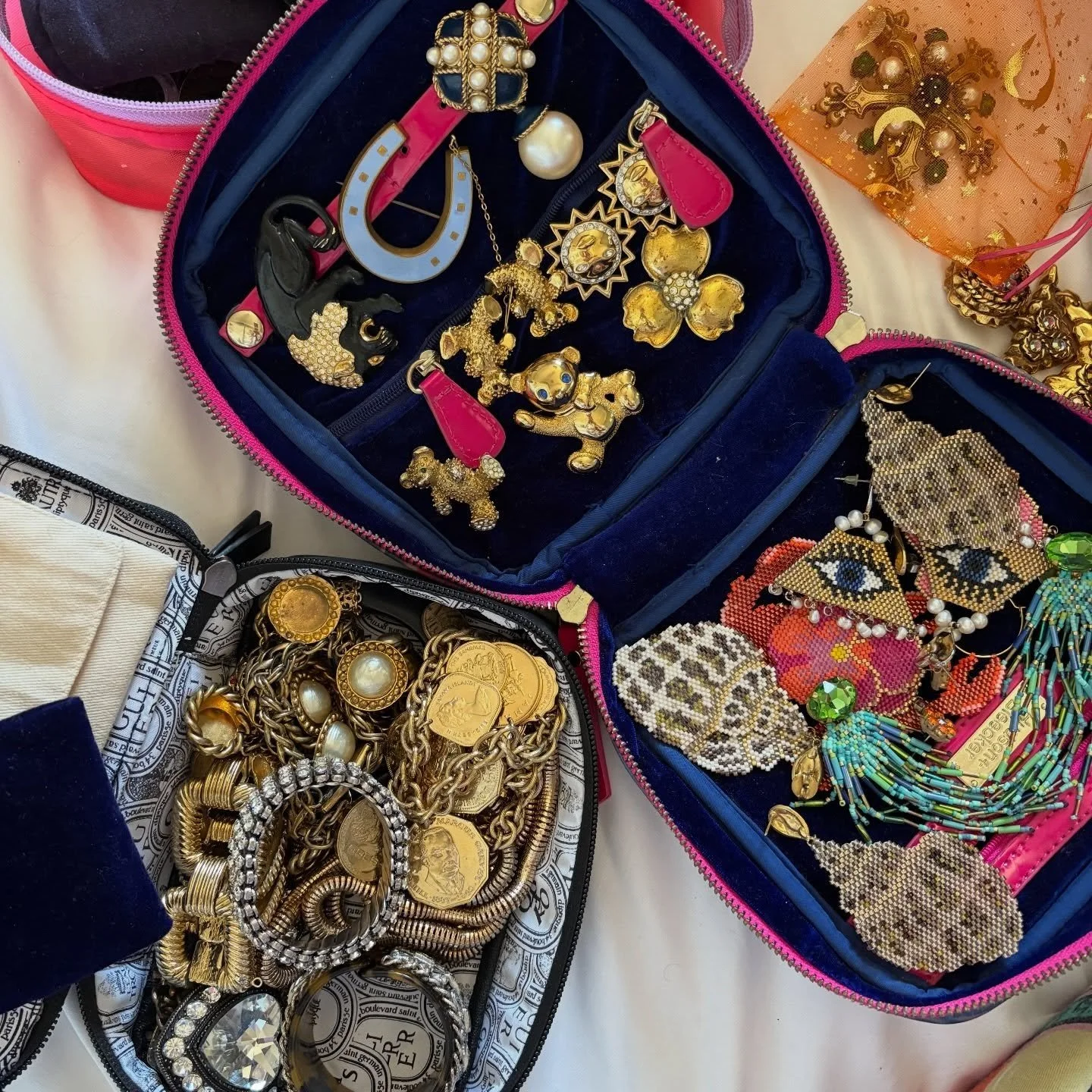 Bijoux in France: 5. I&rsquo;m the type of person that likes to take things &ldquo;just in case&rdquo; when I go on holiday, including too many earrings, extra brooches, and plenty of bracelet options 🤭🤭🤭 When you love jewellery, it&rsquo;s hard t
