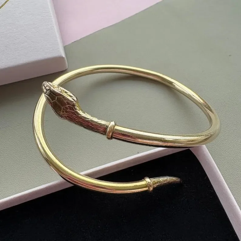 [ALL SOLD] Art Deco snake bracelet are having a lil moment 🐍 These three antique snake bangles have all found their new homes recently. The latest one is off to Texas, how exciting 🥰
.
Kollmar and jourdan snake, art deco snake bangle,