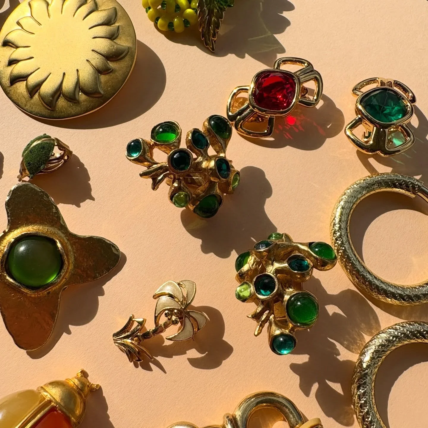 Happy SUN-day ☀️Most of the remaining vintage and designer French jewels are now listed on Etsy, including Nina Ricci, Orena, AGATHA Paris, Chantal Audias, Auriege and Butler and Wilson 😇