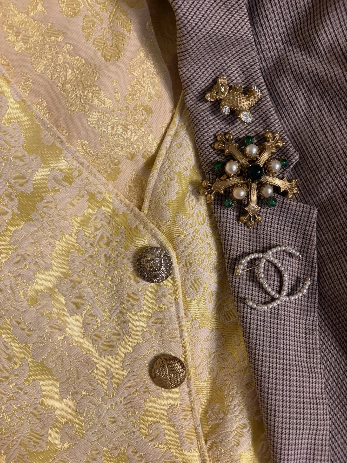 Button and brooch bling 🧸 I made this waistcoat from a piece of delightfully yellow vintage brocade and was very excited to start the project. And then halfway through I thought OH NO will it look like a wedding waistcoat 🫠 or, even worse, a snooke