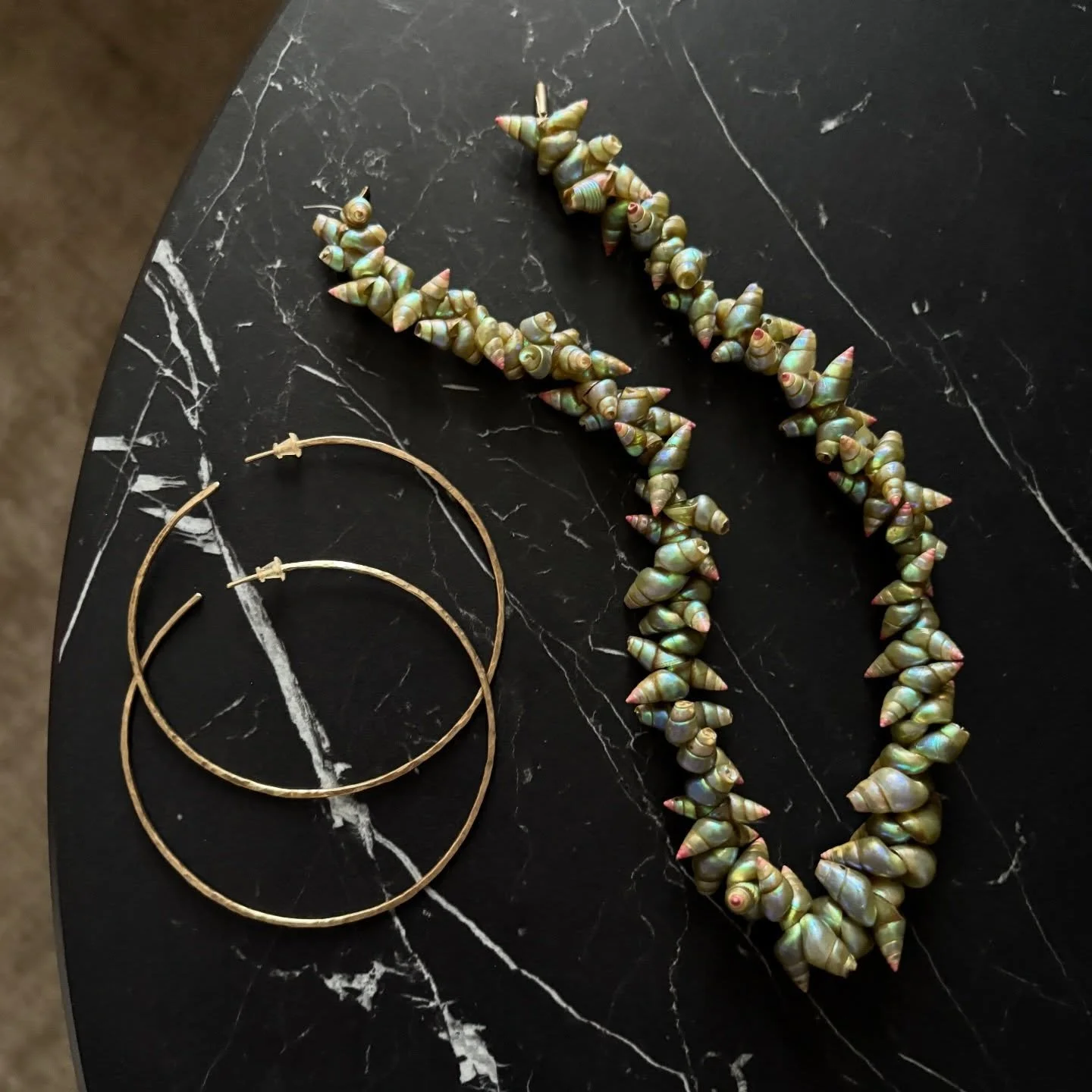 Bijoux stories: Something old, something new 🐚Sometimes when I come across a treasure I have to hold onto it 🤭 Usually I give it six months and then if I haven&rsquo;t worn it, I tell myself [sensibly] that I need to find it a new owner that WILL w