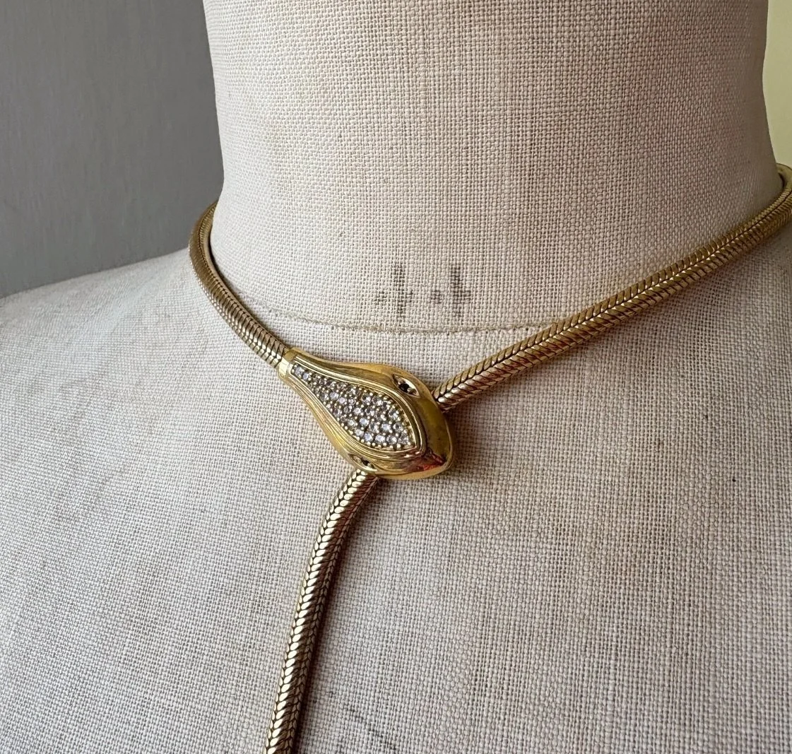 [SOLD] This 1970s snake necklace slid out to his new home in less than 12 hours after listing😍🐍