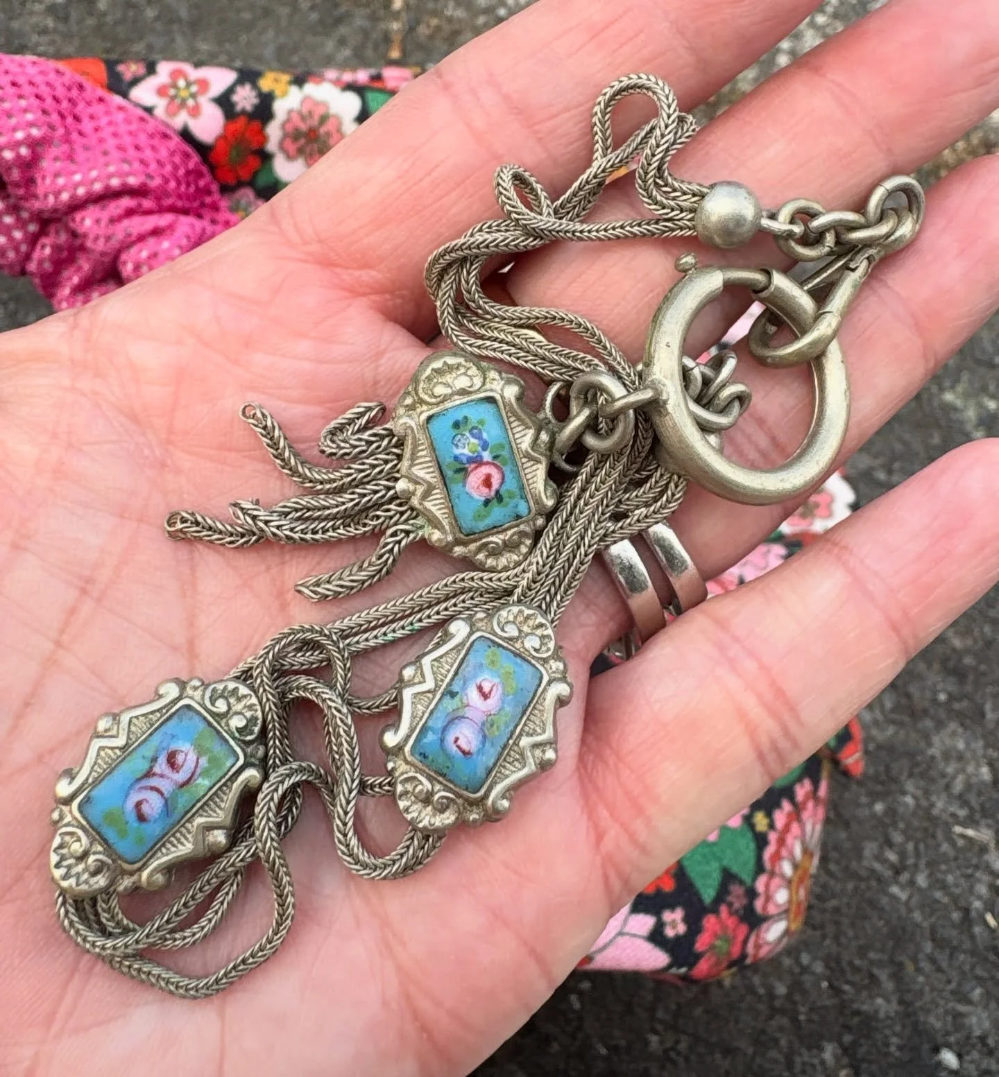 Look at this beautiful French treasure I bought yesterday. It&rsquo;s an antique French watch chain with enamelled sliders and charm. I&rsquo;m going to wear it as a necklace by attaching it to another chain 🥰😍 #albertchain #victorianjewelry #slide