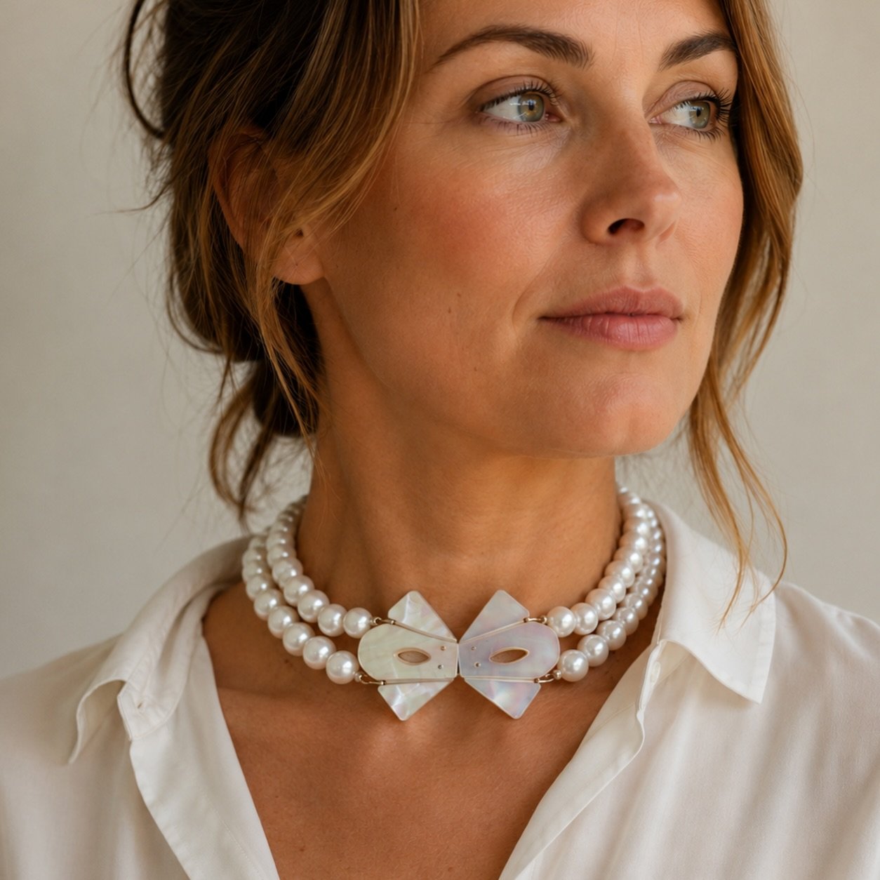 ✨ One-of-a-kind vintage pearl necklace ✨

I created this unique statement necklace by repurposing a shimmering antique mother of pearl buckle and pairing it with beautiful, chunky freshwater pearls. 🤍

I love giving forgotten vintage pieces a new li