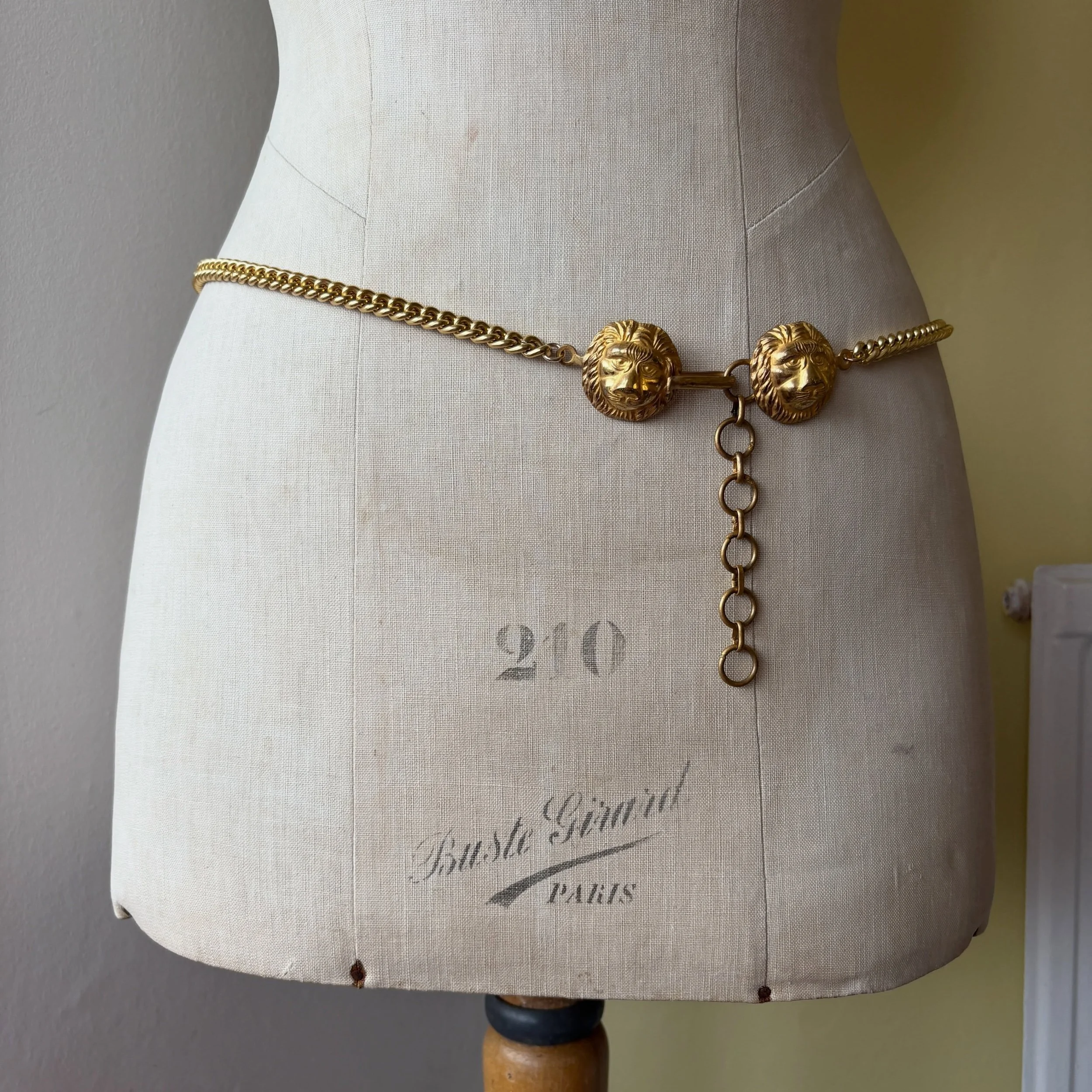 I really LOVE giving a new life to bits and bobs that would otherwise just sit in a box or a drawer. I made this belt from an antique policeman&rsquo;s lion head toggle clasp. Firstly, how fabulous would it have looked on a cloak?! And secondly, it i