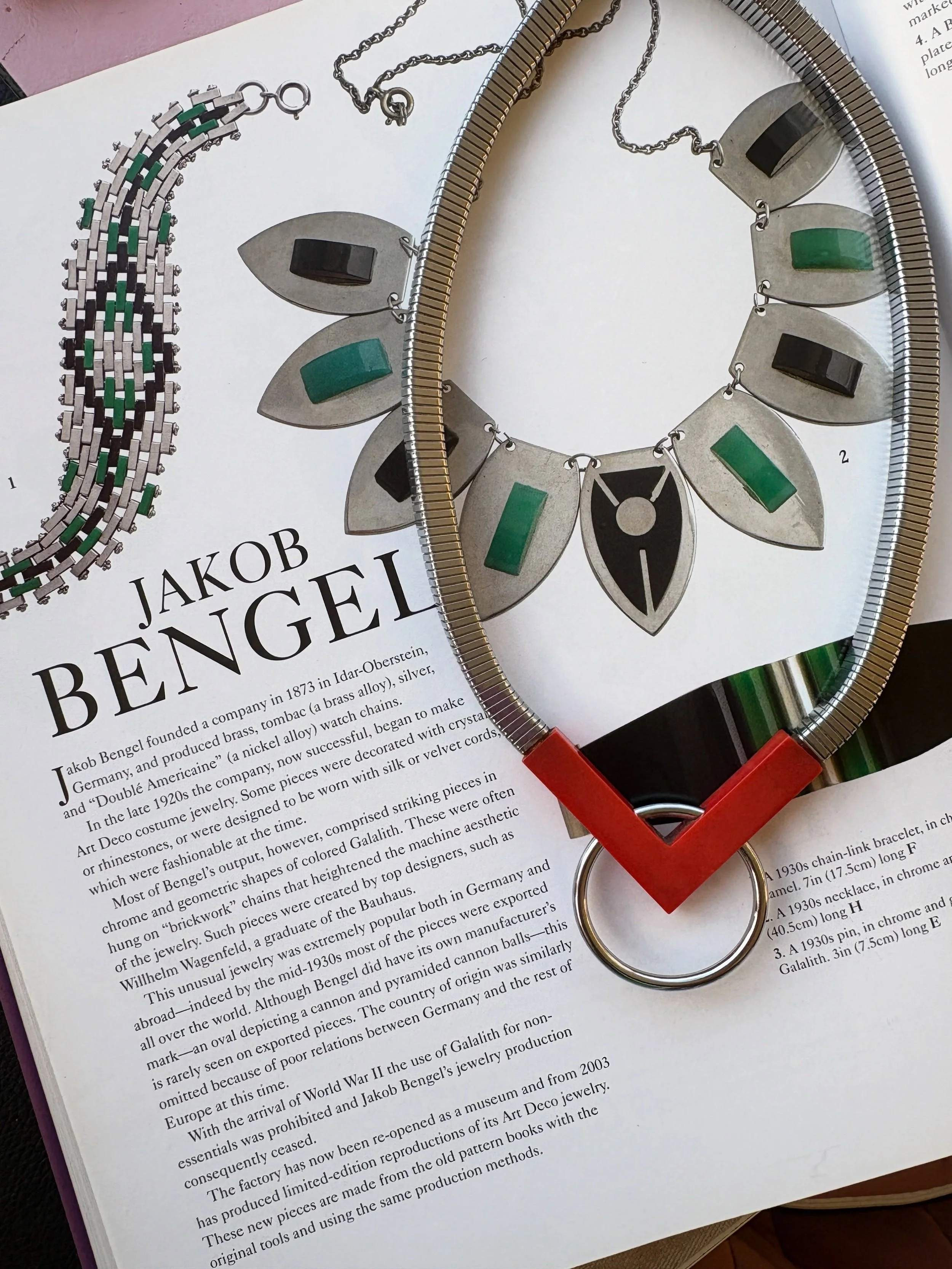 [SOLD] This stunning collectors&rsquo; piece sold almost instantly 😍 A stunning piece of wearable history ❤️ This fabulous Jakob Bengel necklace dates from the 1930s and has such a bold, modern feel even today.

The chunky silver-tone snake chain is