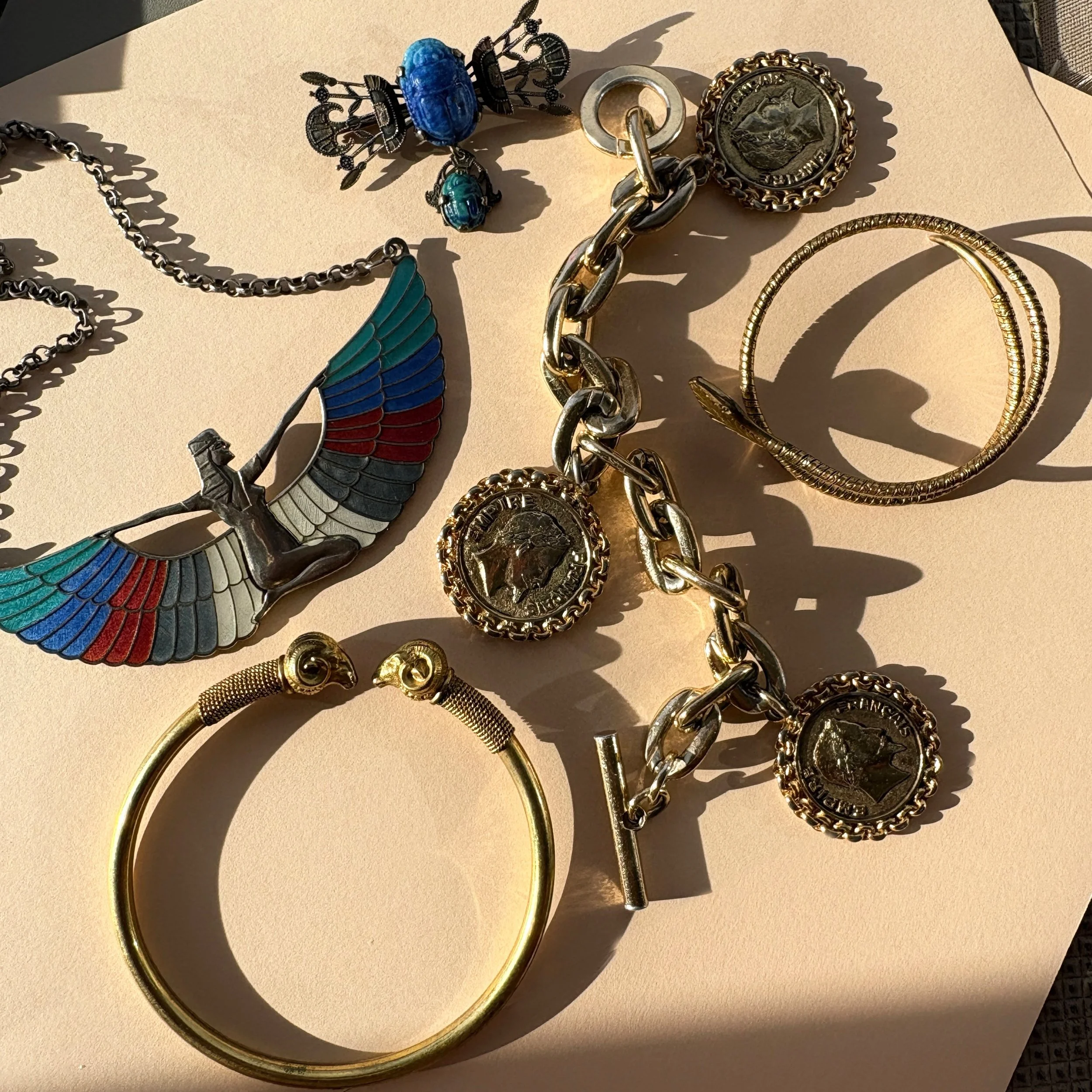 Some of the new vintage and antique jewels ready for Etsy 🥰 Some of them I&rsquo;m finding quite hard to part with&hellip;especially the Art Deco scarab brooch and the Art Deco ram bangle 😍🥰🥹