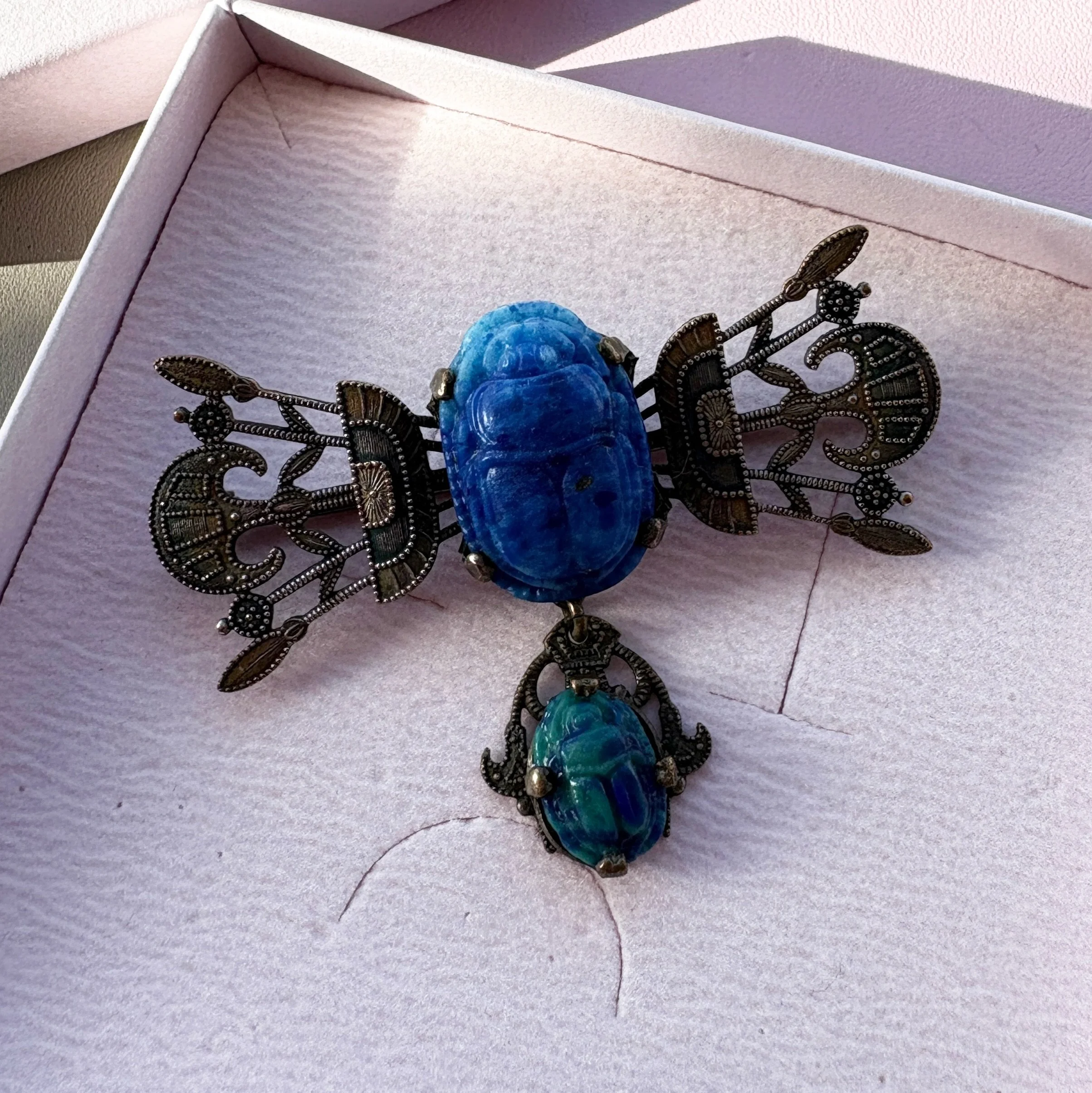 Yummy yummy yummy Egyptian Revival Art Deco scarab brooch in the most delicious blue and turquoise faience. It is in excellent condition and awaiting its new home on Etsy 🥰 #scarabbrooch #egyptianrevival #egyptianrevivaljewelry