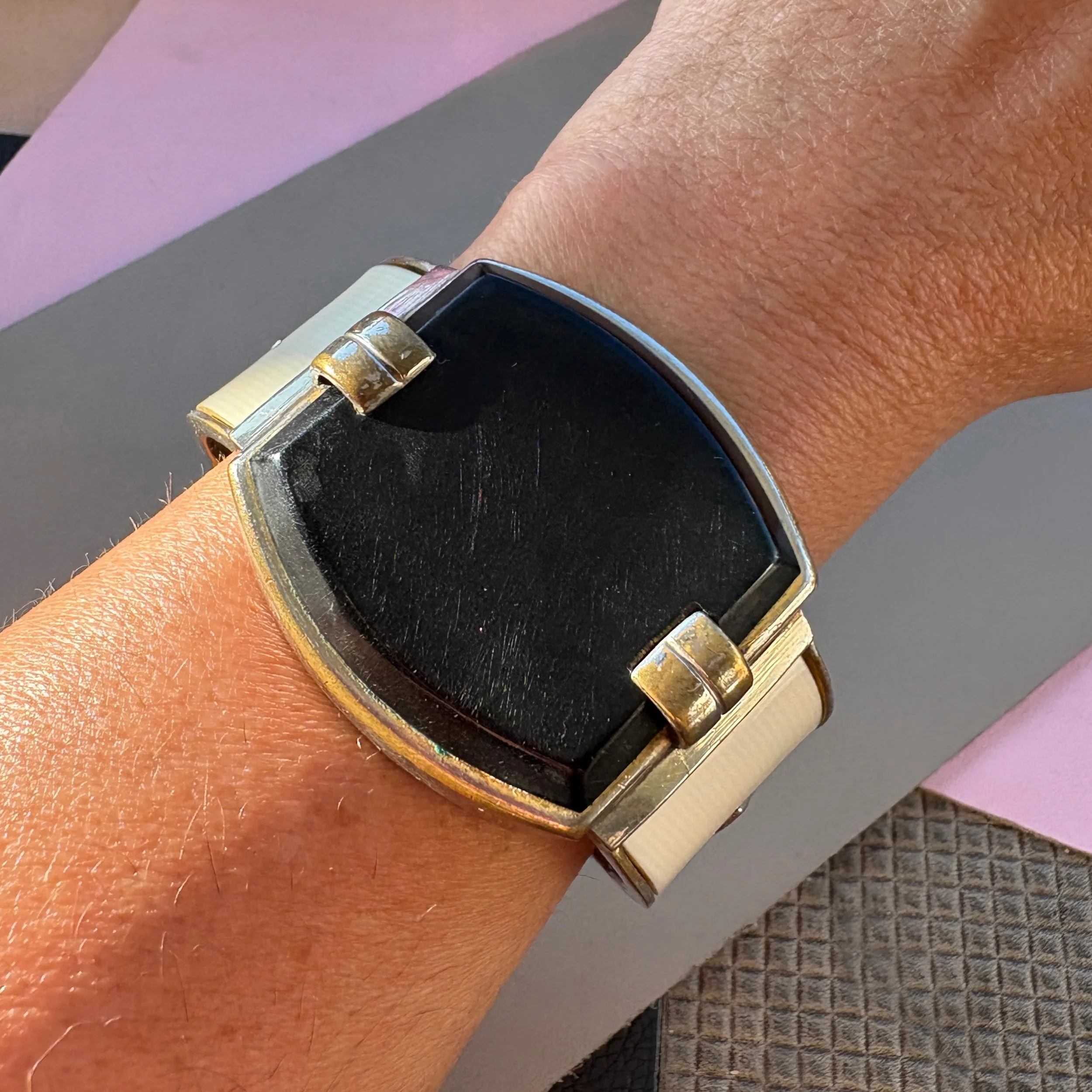 Striking statement Art Deco machine age Jakob Bengel galalith cuff now available on my Etsy shop - link in bio 🥰
