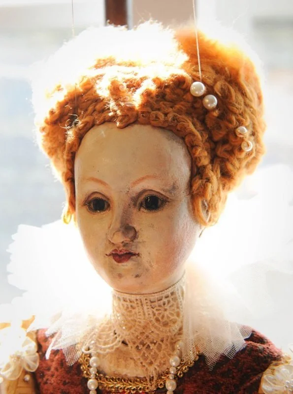 "Queen Elizabeth" Marionette