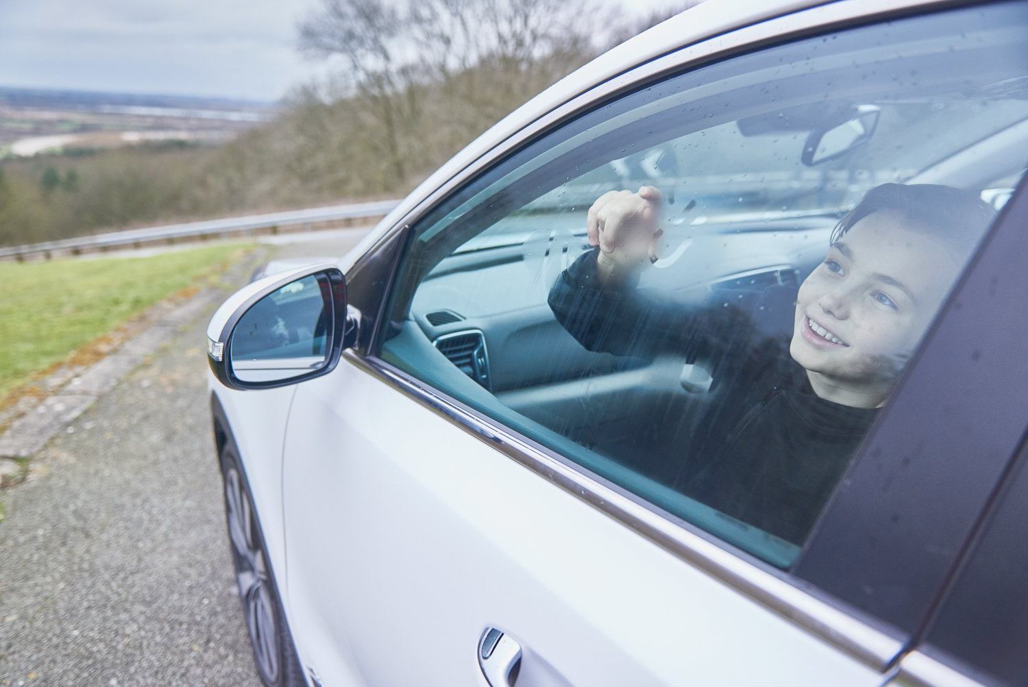 Kids test the New Kia Sportive car