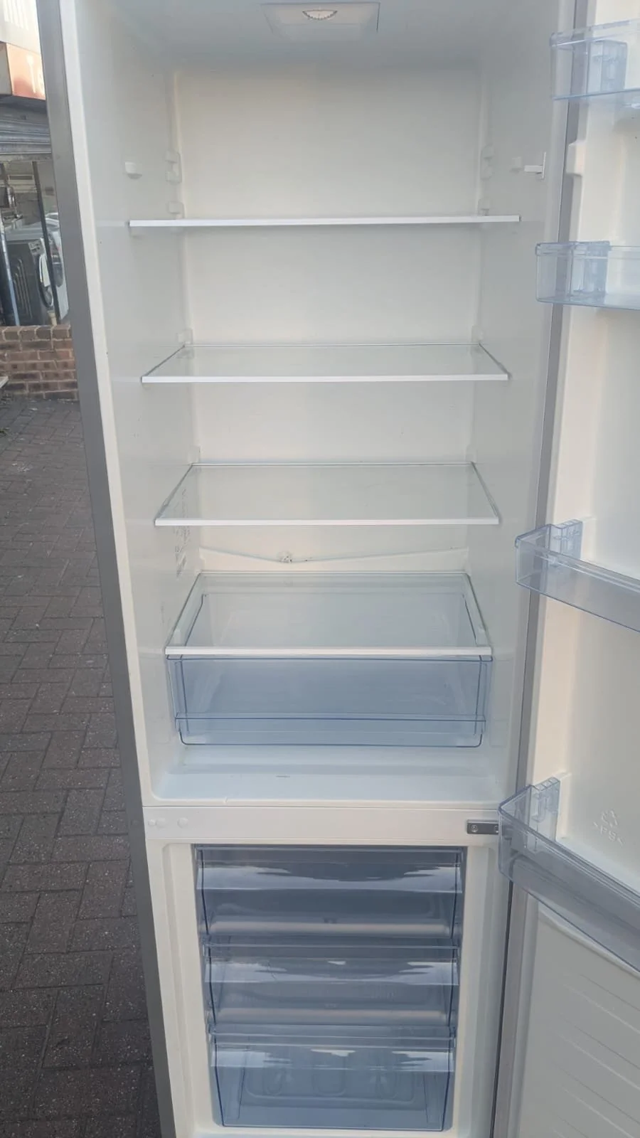 Fridgemaster MC55264AS open.jpg