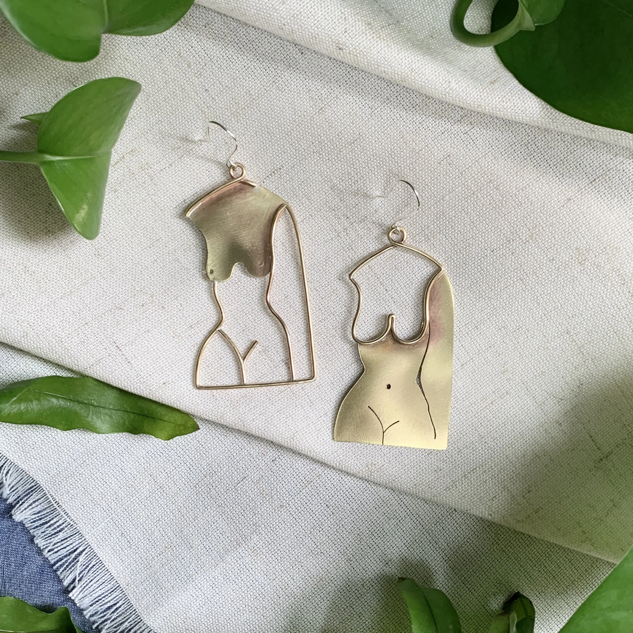 woman's body bronze earrings (Copy)
