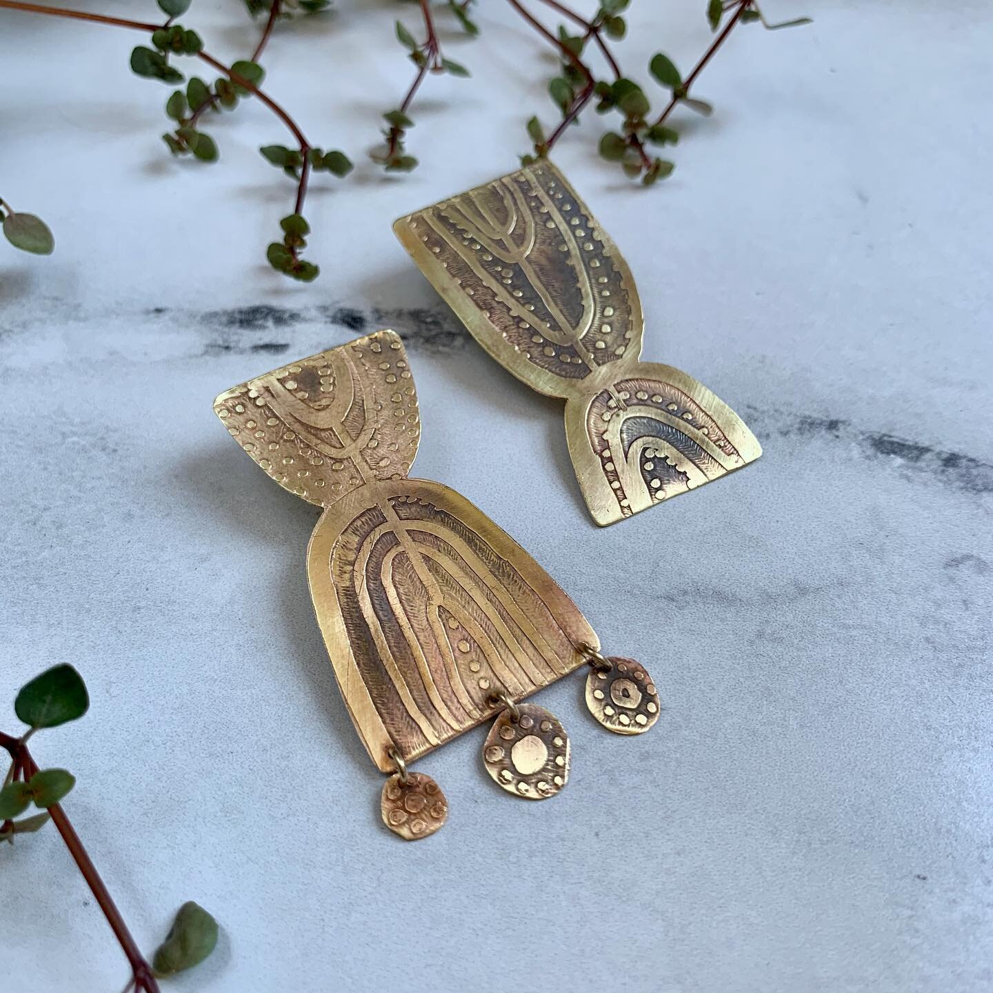 I hope you&rsquo;re having a nice holiday weekend 💥 there are still some etched earrings from last week&rsquo;s update, in case you need a summer pick me up after the long weekend 🌚