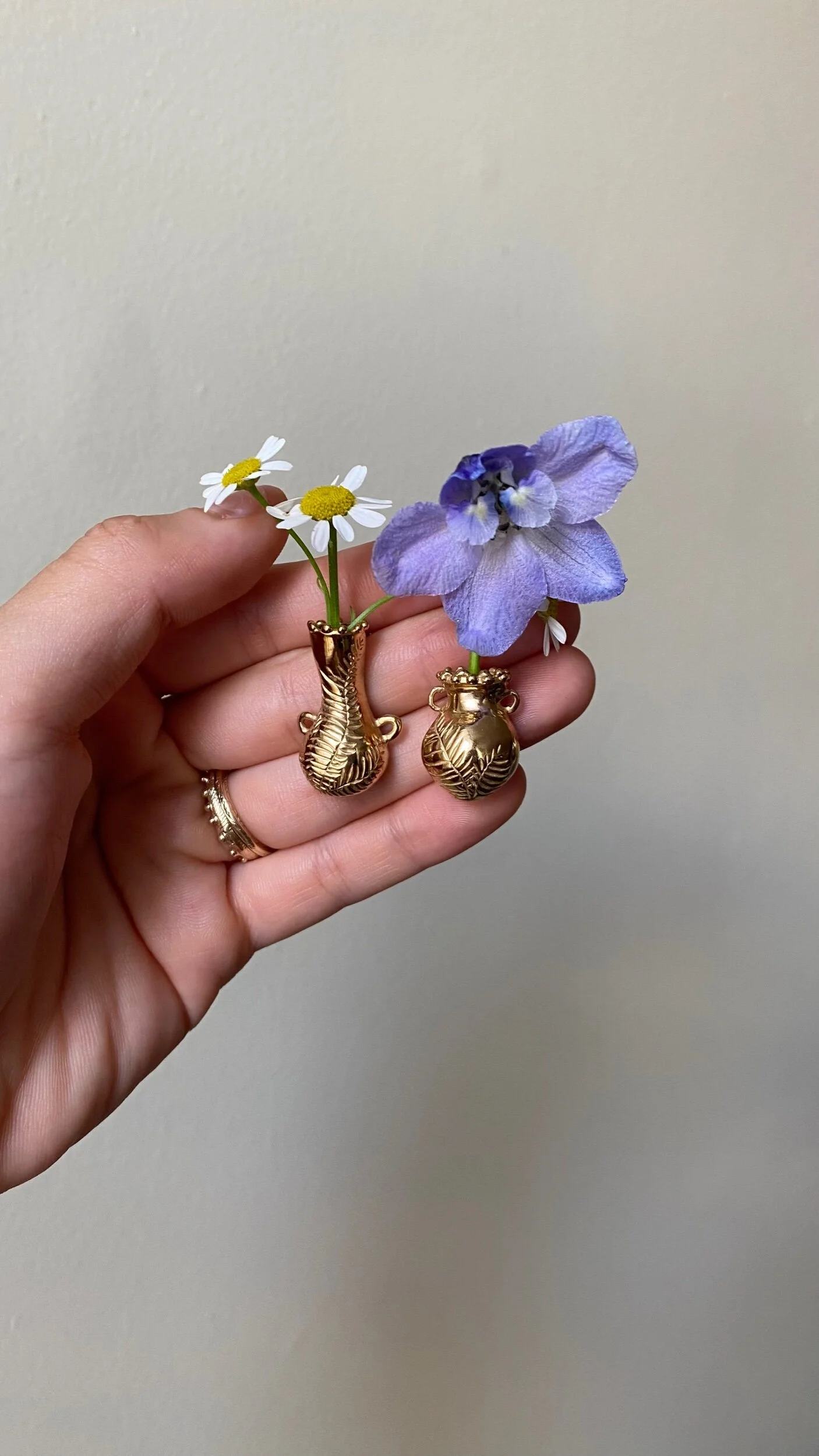 DC32D534-E7FC-4555-8FF0-09F5F3FCA69A