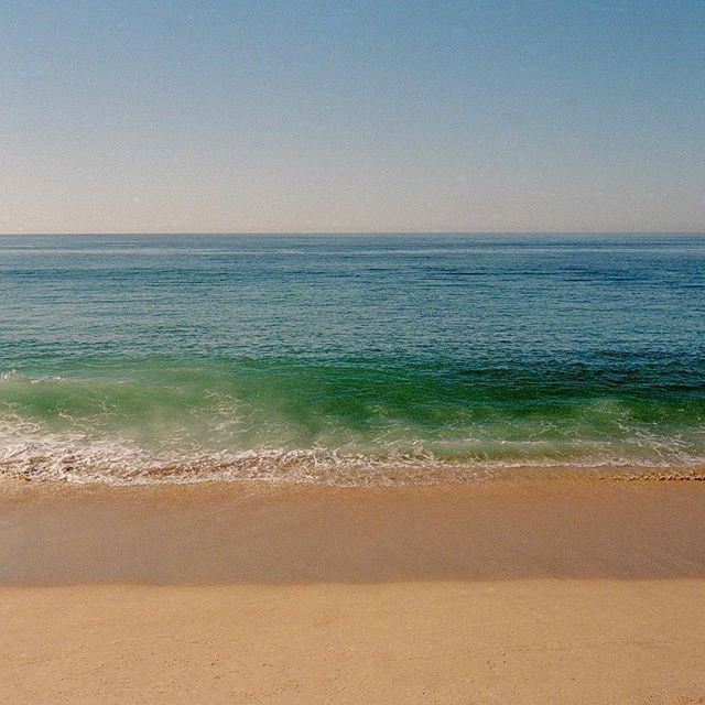 Looking back at film photos from the past year.. planning for travels ahead. I like this one. #analog #leicam6 #carlzeiss28mm #portra800