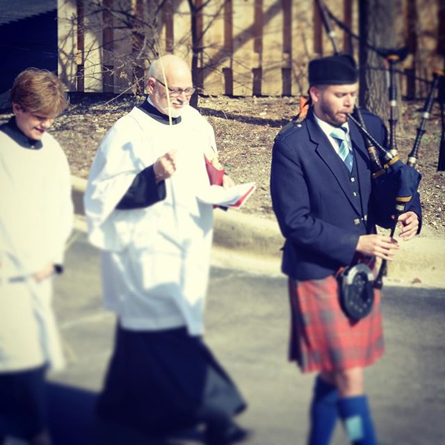 It was a pleasure to play for St. Michael&rsquo;s in Barrington on Palm Sunday #Bagpipes #PalmSunday #PiperTony #Music #Pipes #Performance #Piping