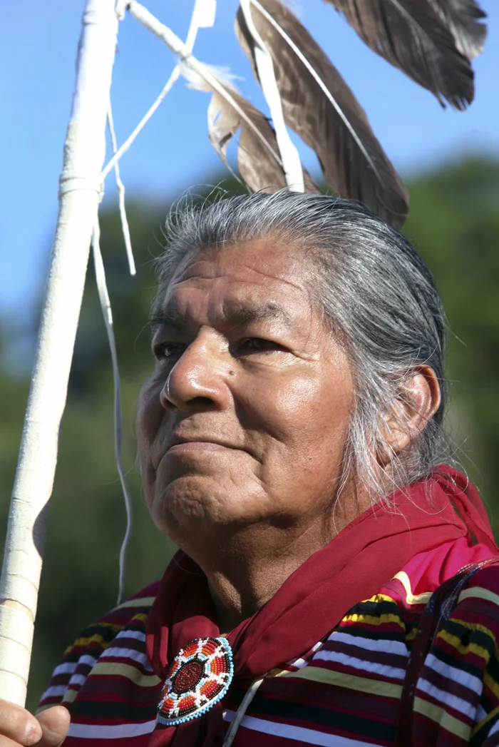 Bobby C. Billie, a spiritual leader and member of the Council of the Original Miccosukee Simanolee Nation of Aboriginal Peoples, protests Celebrate 450!. Photo courtesy of Walter Coker. 