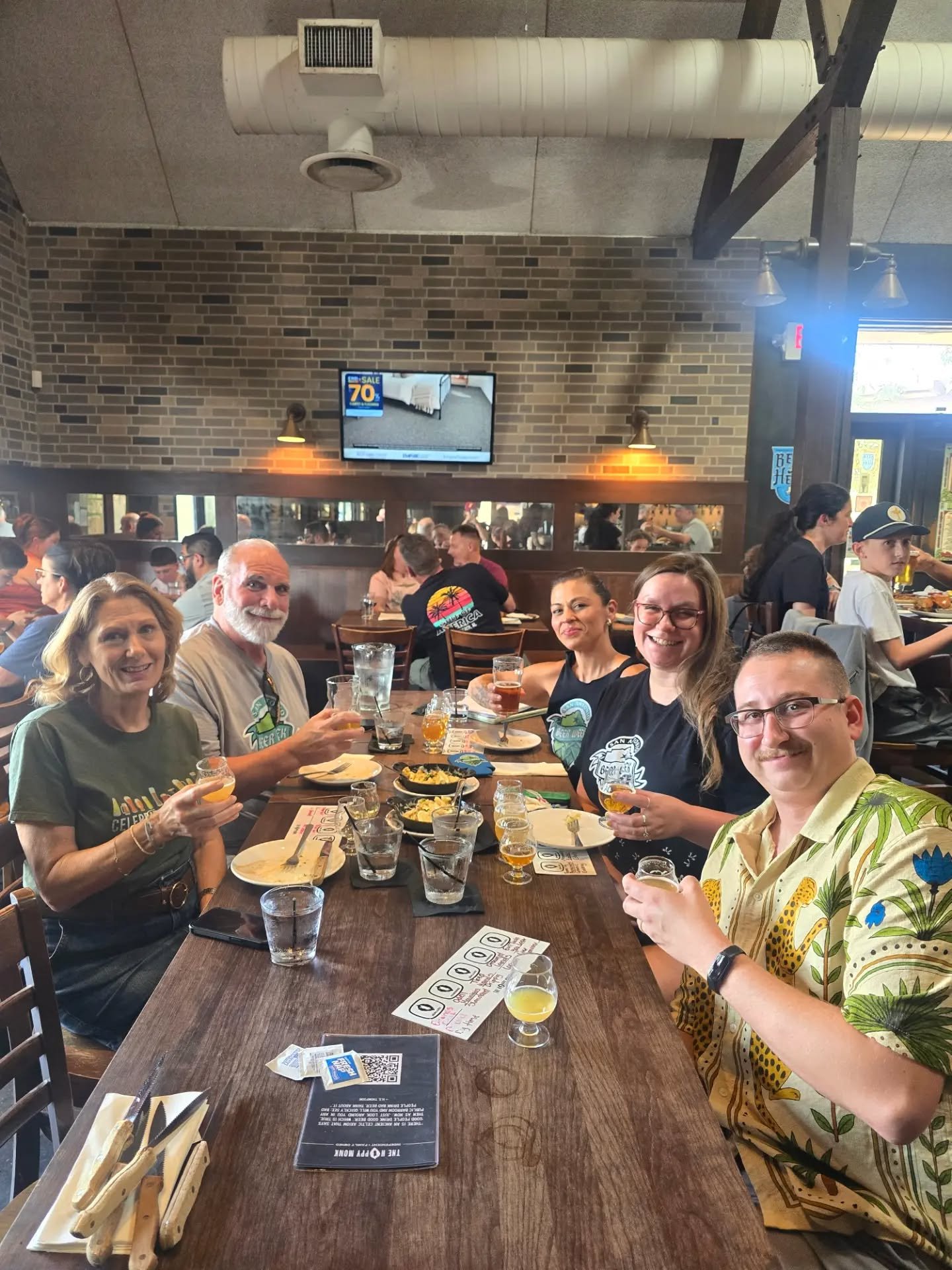 Shout out to @thehoppymonk_sa on a great selection of ipas! 
Here is a few of our top picks:
@pinthousebrewing - DDH Electric Jellyfish, dbl dry hopped hazy 
@eviltwinbrewing - LOL, NE hazy 
@tiredhandsbrewing - Drippy Church, NE hazy 
@familybusines