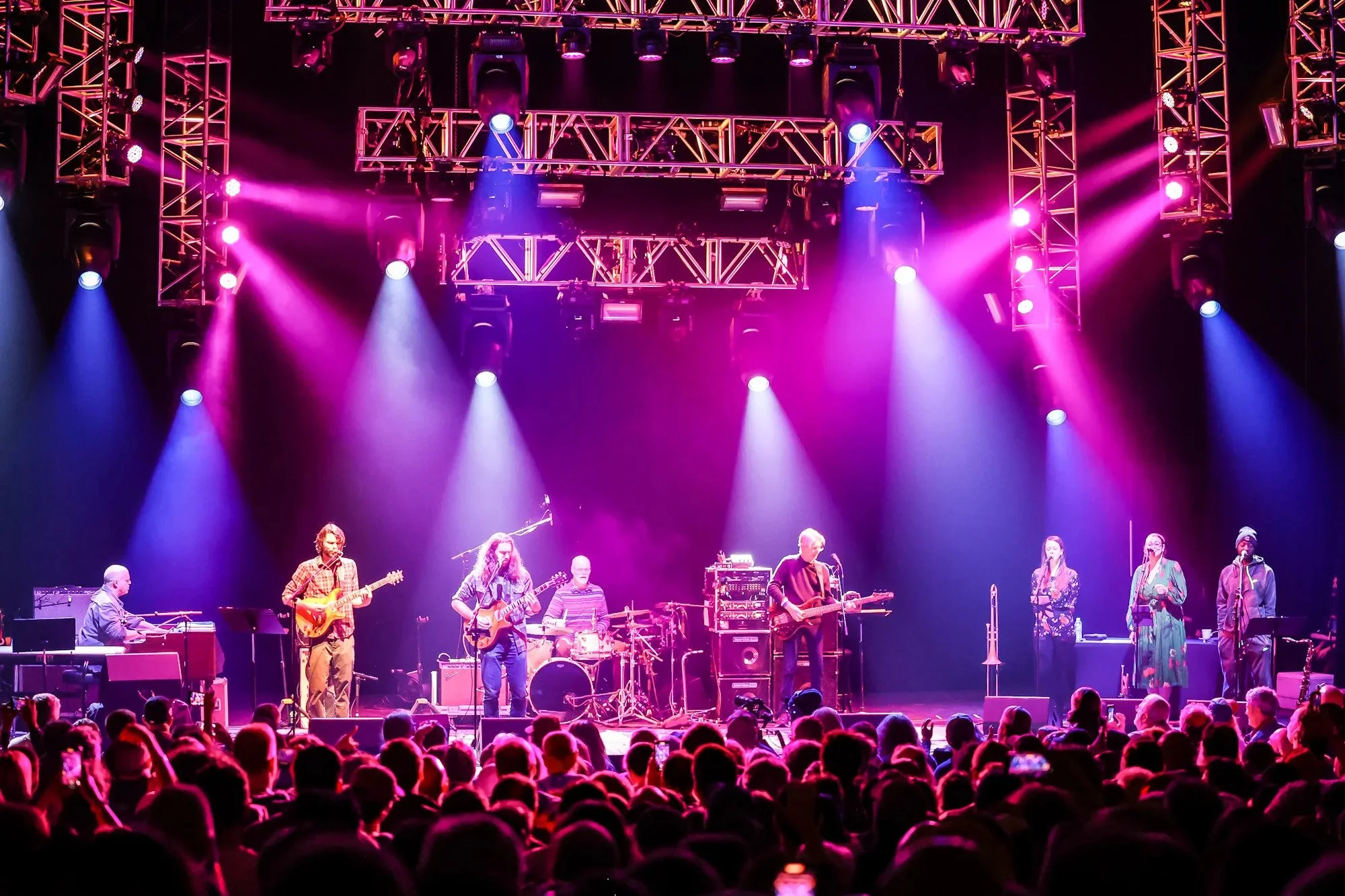 Phil-and-Friends-Capitol-Theatre-.jpg